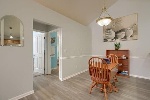 6690 Lakeview Cir, Cnl Wnchstr OH  43110-1255 exterior