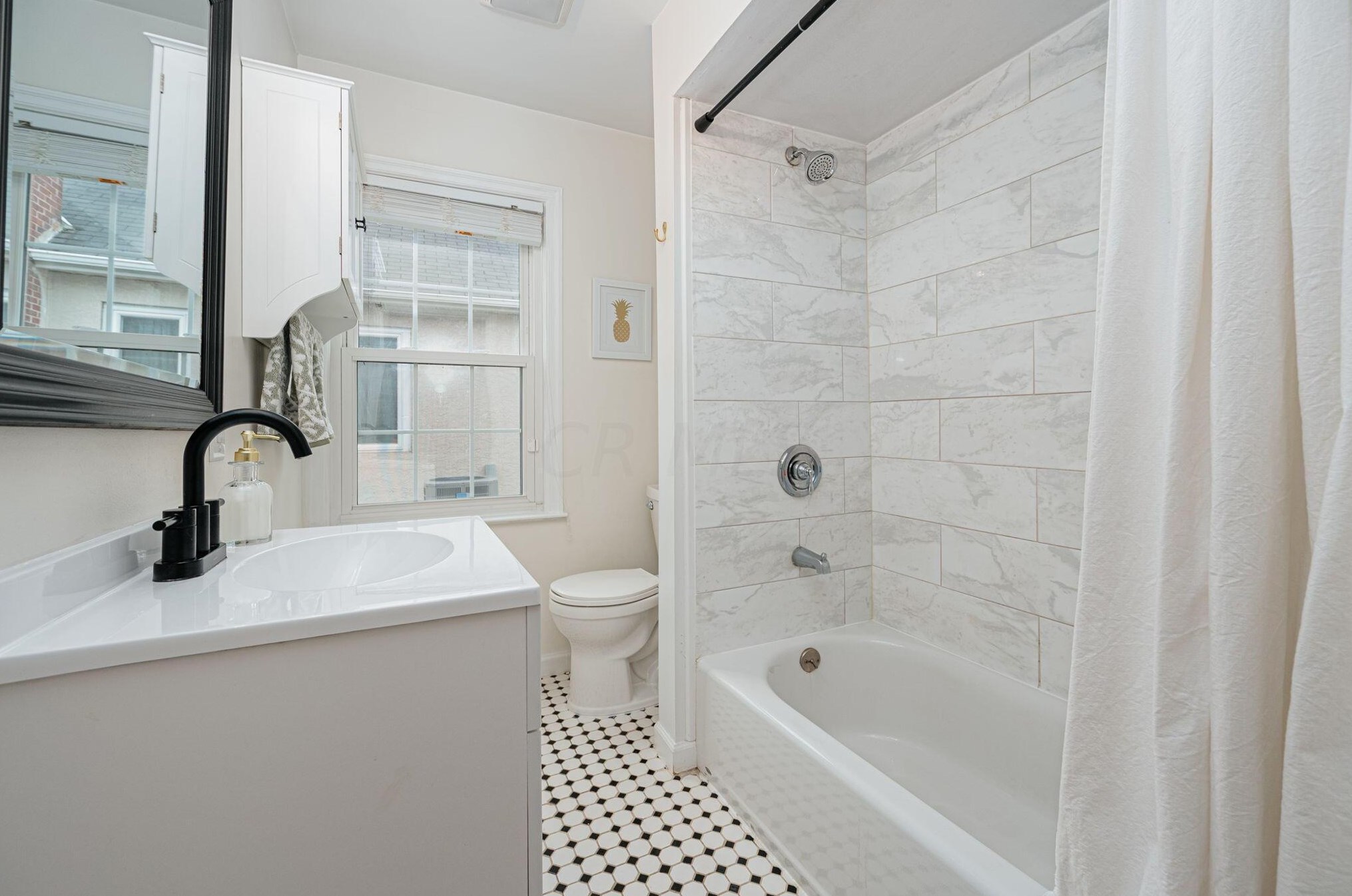 2388 Livingston Ave, Columbus OH  43209-2845 exterior