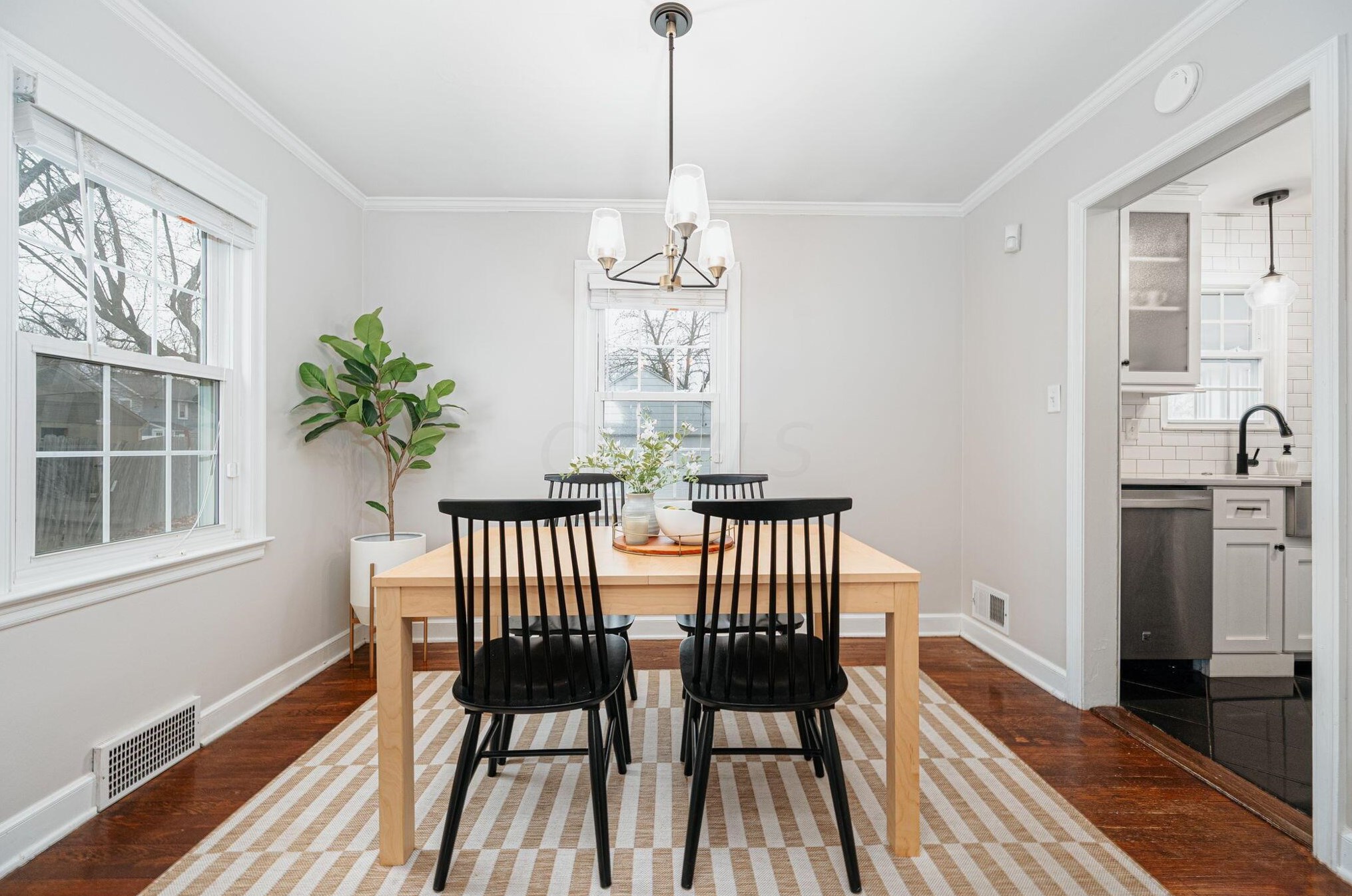 2388 Livingston Ave, Columbus OH  43209-2845 exterior