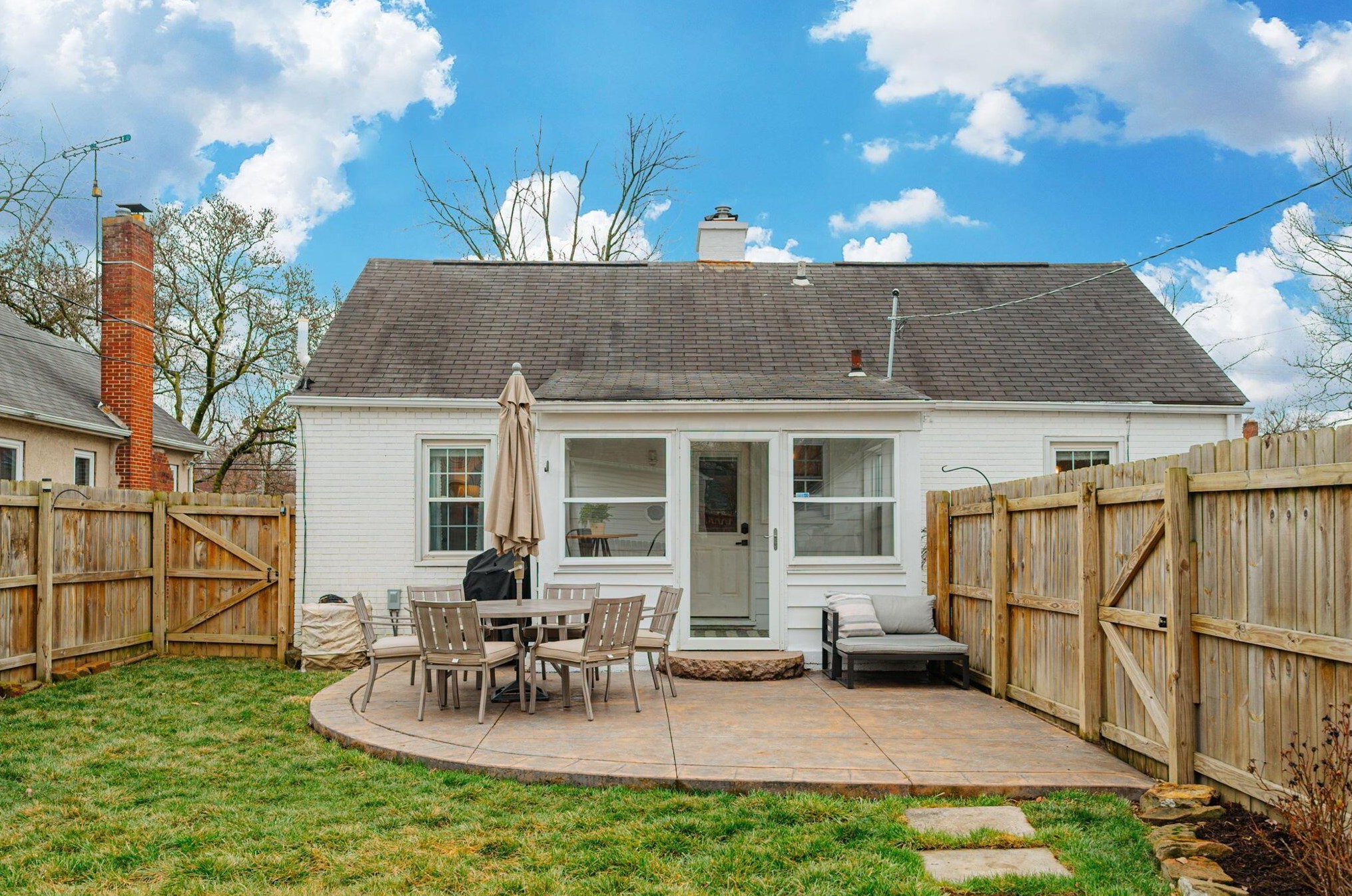 2388 Livingston Ave, Columbus OH  43209-2845 exterior