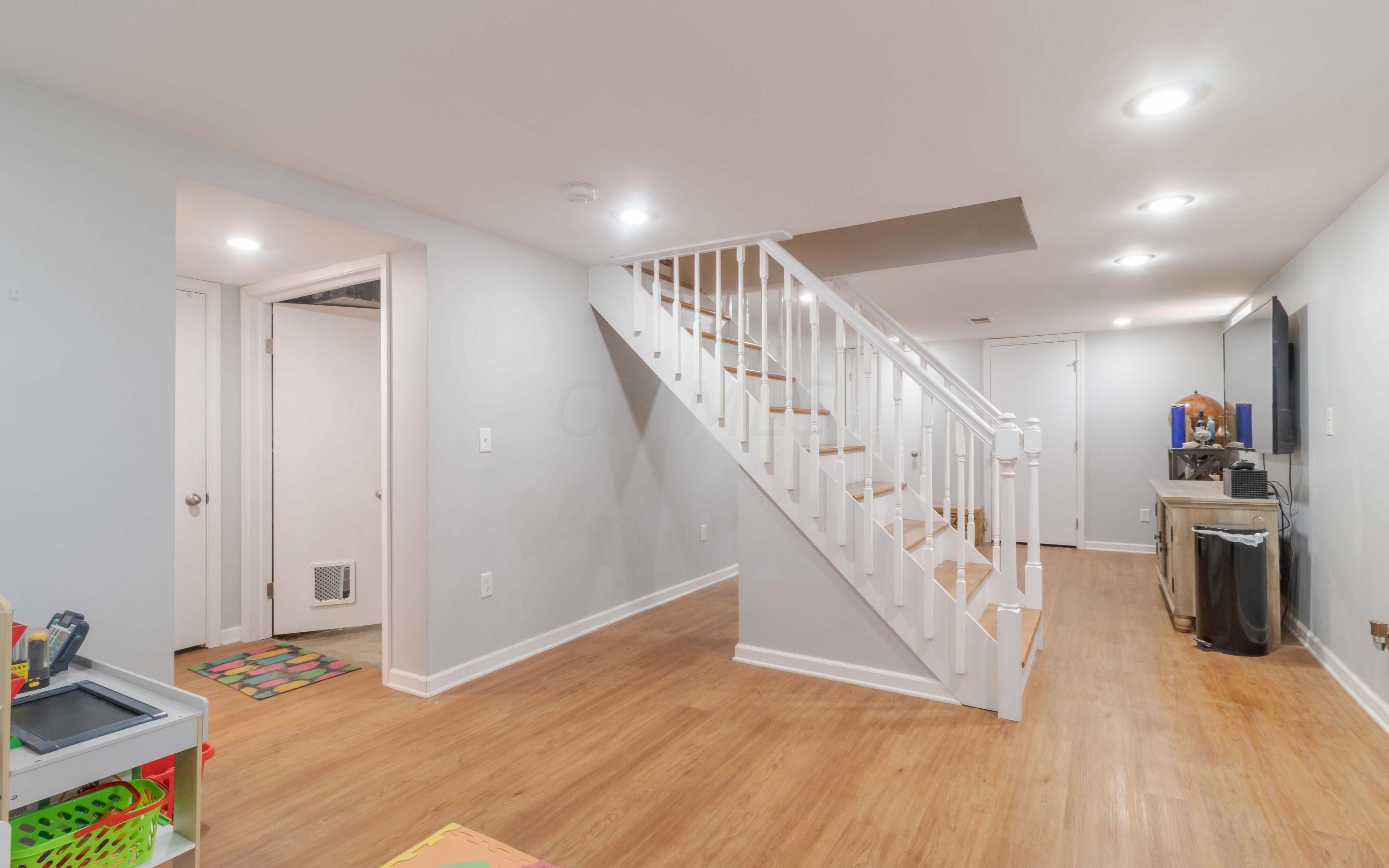 2590 Ruhl Ave, Columbus OH 43209-1172 exterior