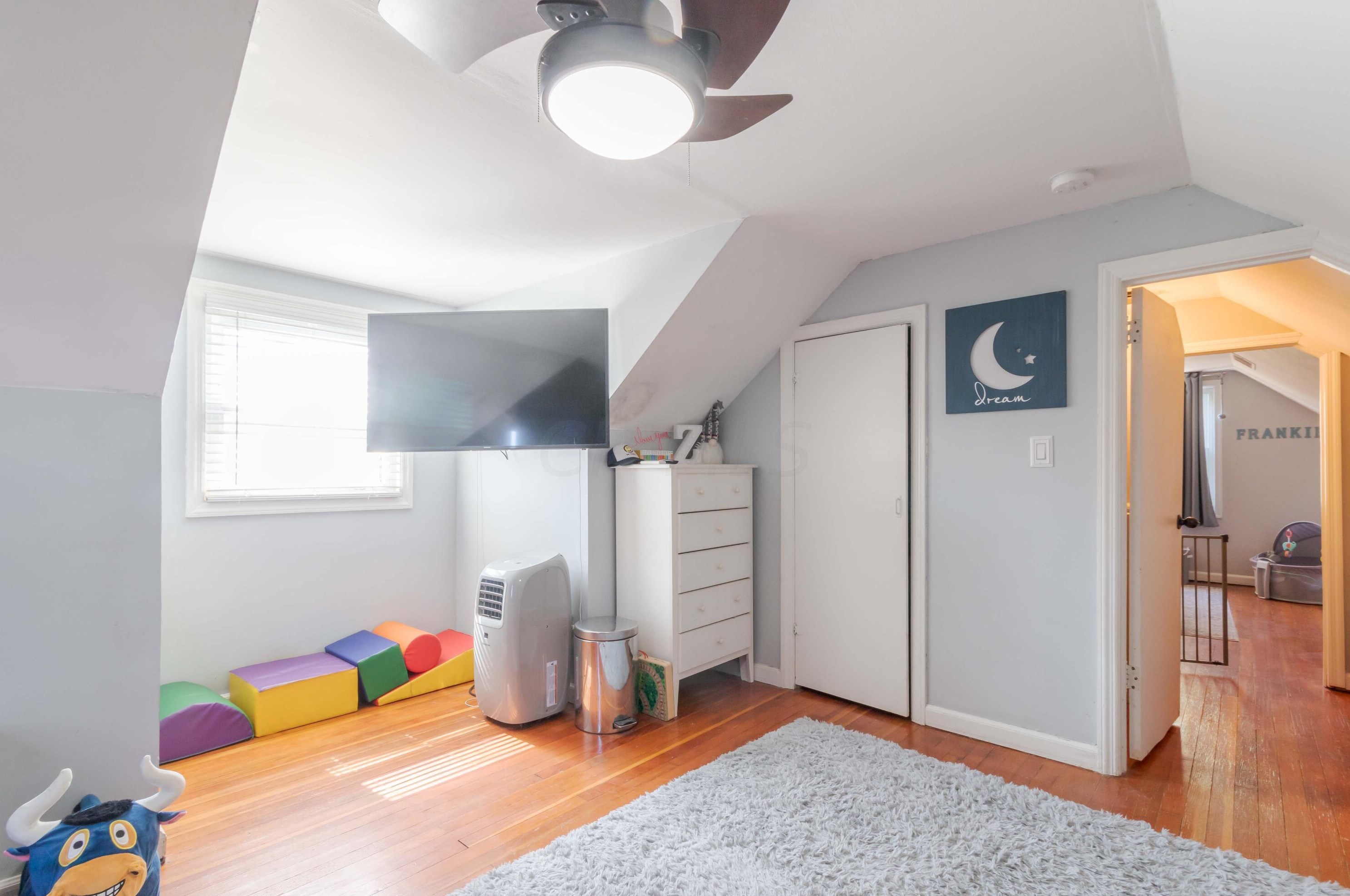 2590 Ruhl Ave, Columbus OH 43209-1172 exterior