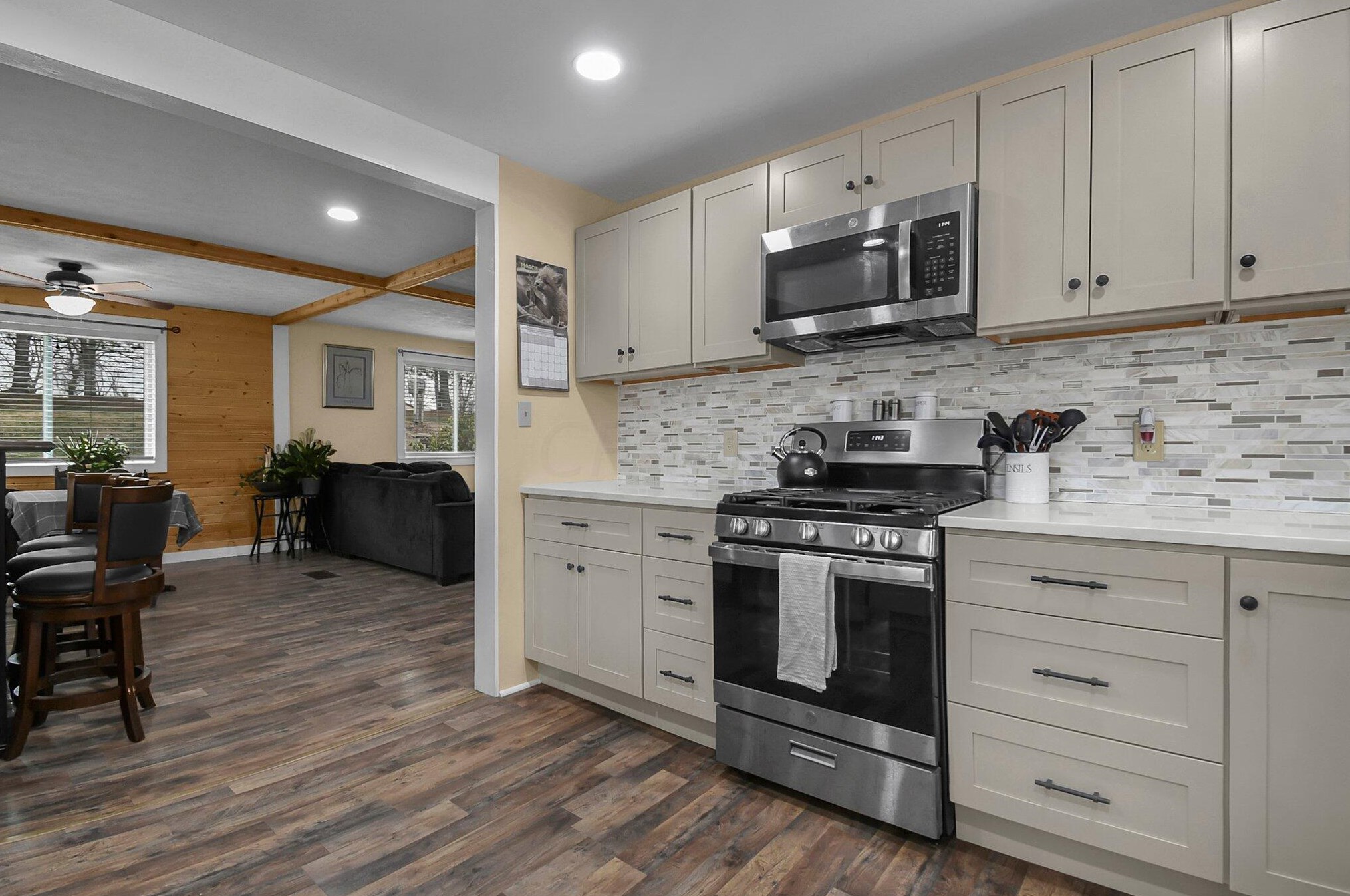 2377 Pumpkinvine Rd, Lancaster OH  43130-8010 exterior