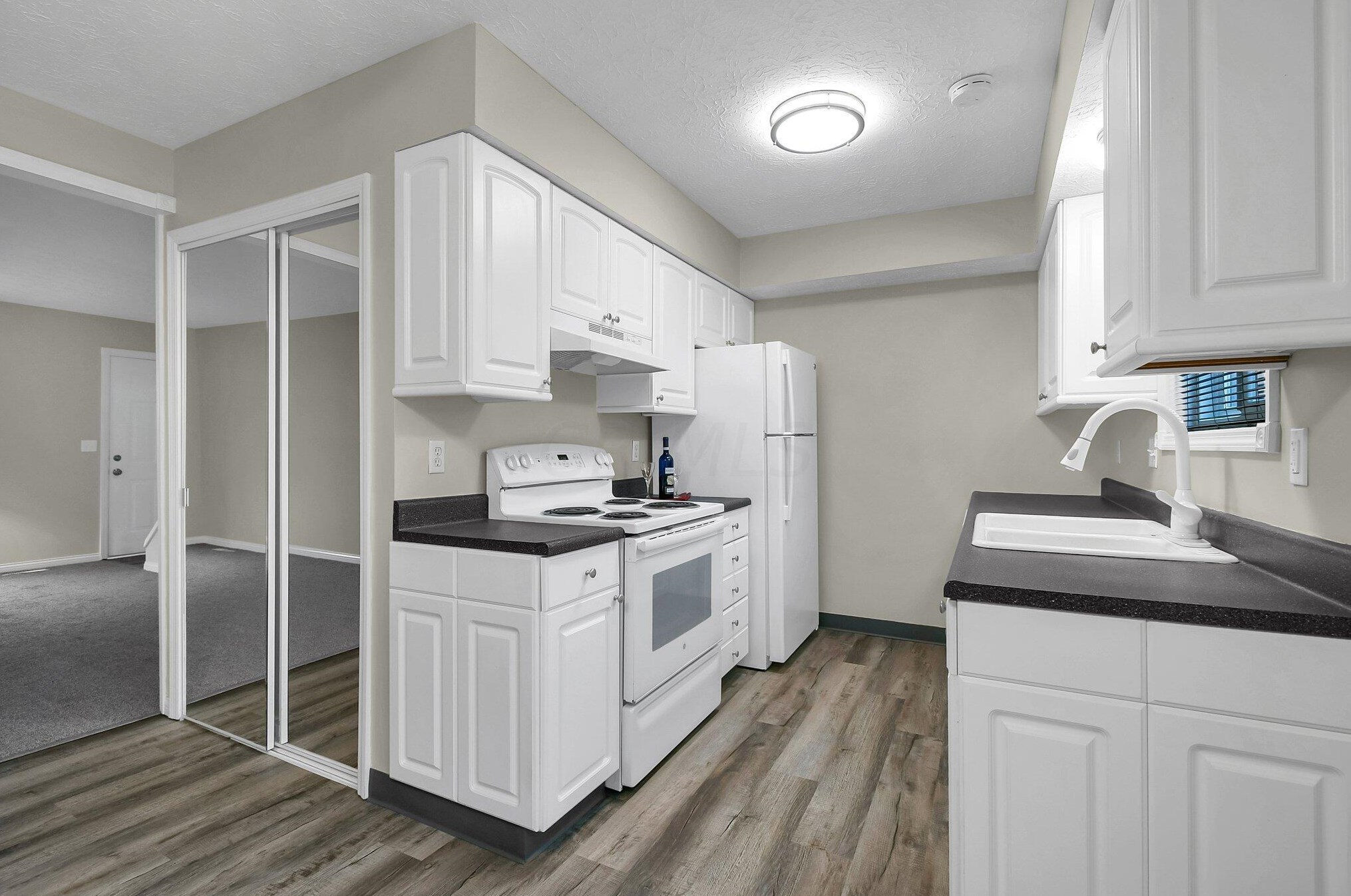 3084 Highcliff Ct, Columbus OH 43231-2344 exterior