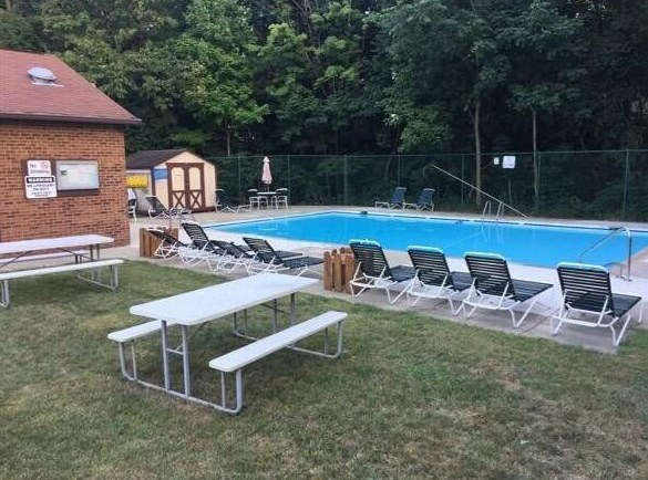 3084 Highcliff Ct, Columbus OH 43231-2344 exterior