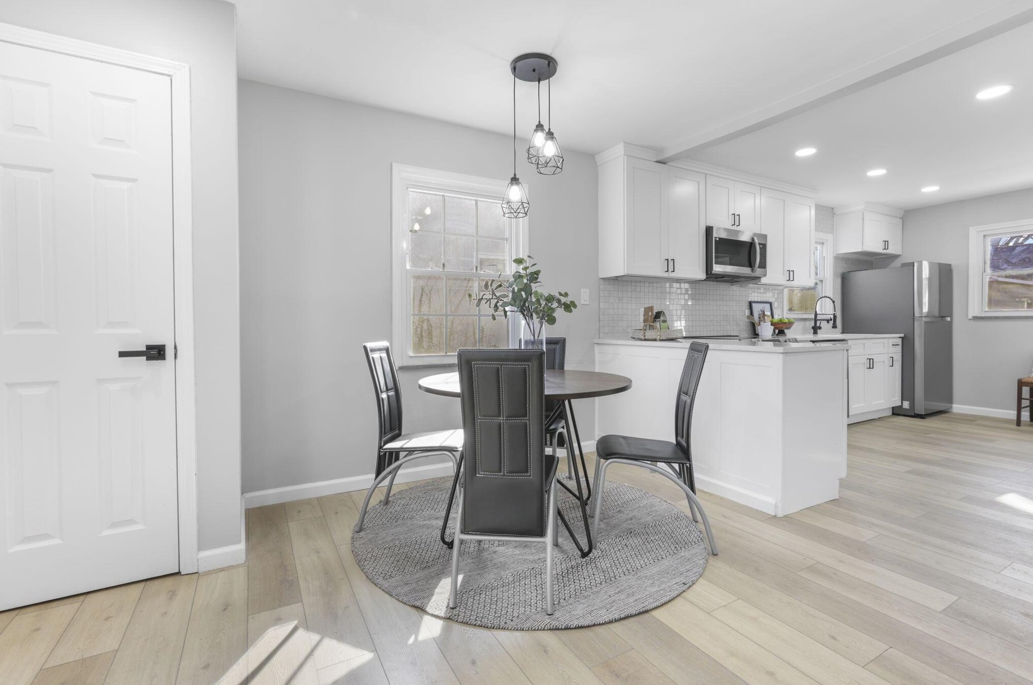 2265 Edgevale Rd, Columbus OH  43221-1216 exterior