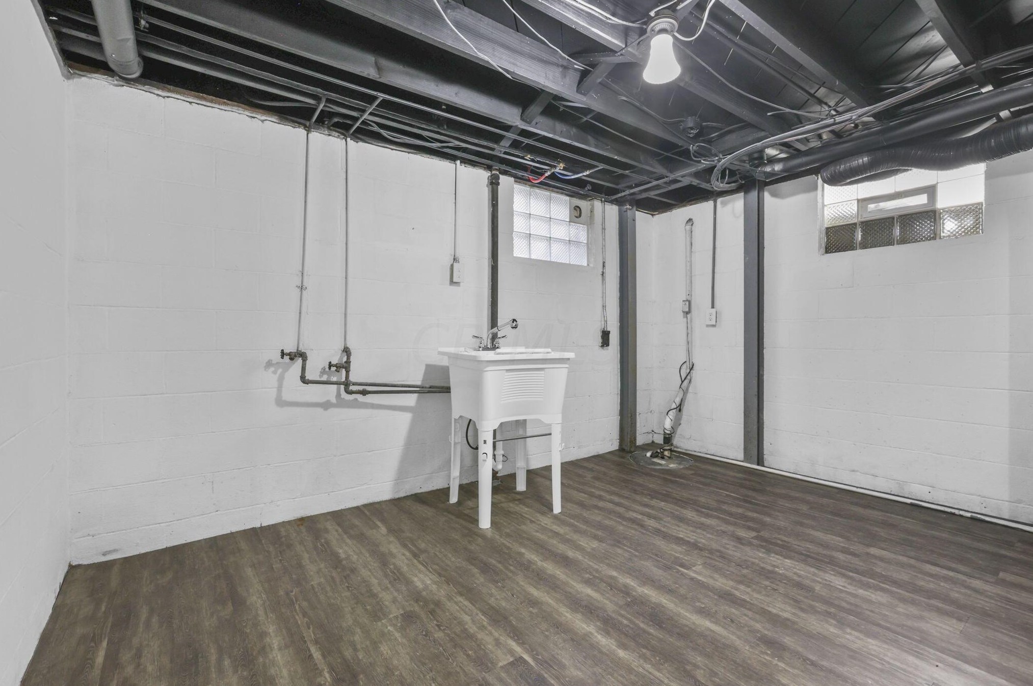 2265 Edgevale Rd, Columbus OH  43221-1216 exterior