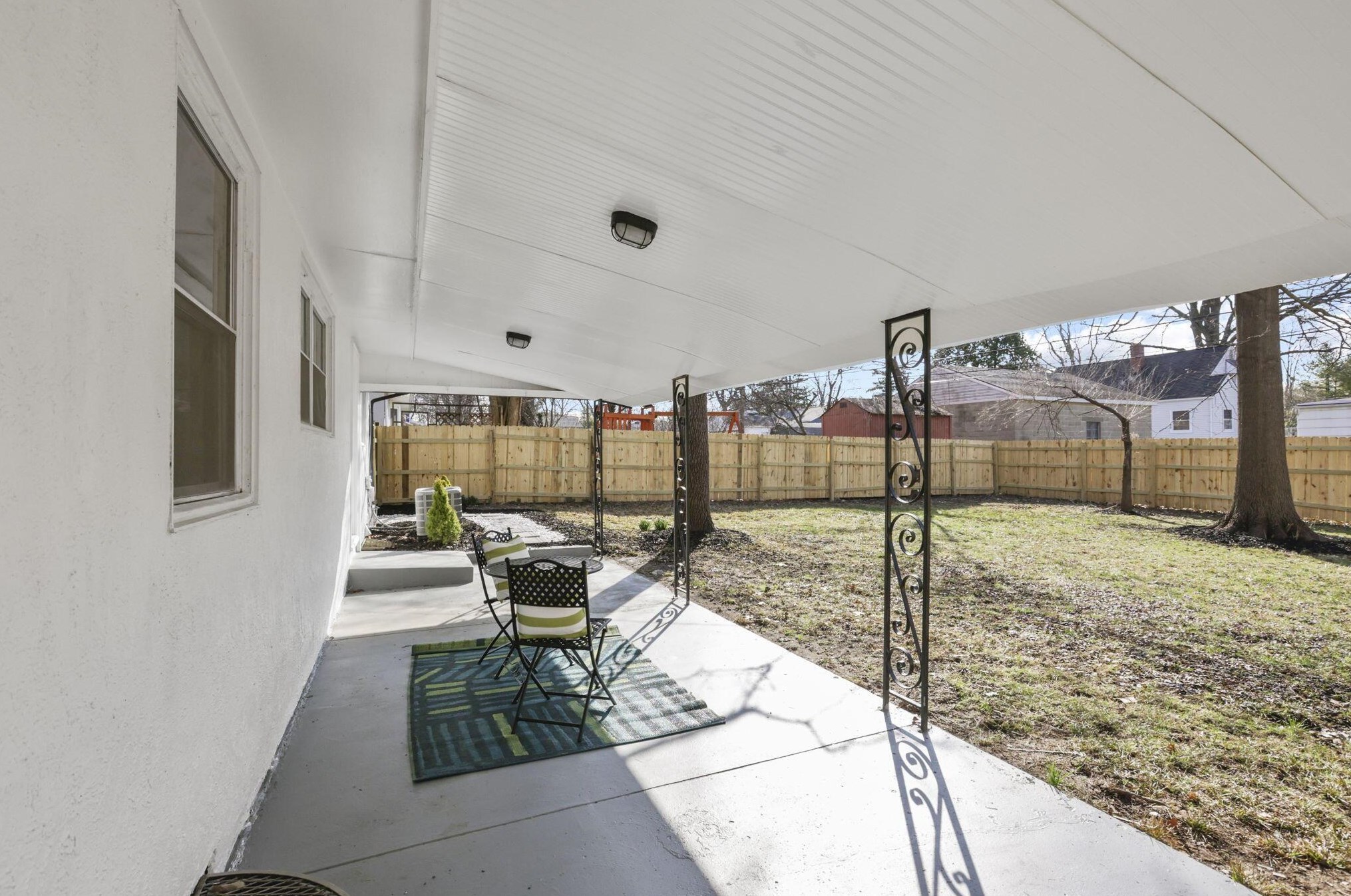 2265 Edgevale Rd, Columbus OH  43221-1216 exterior