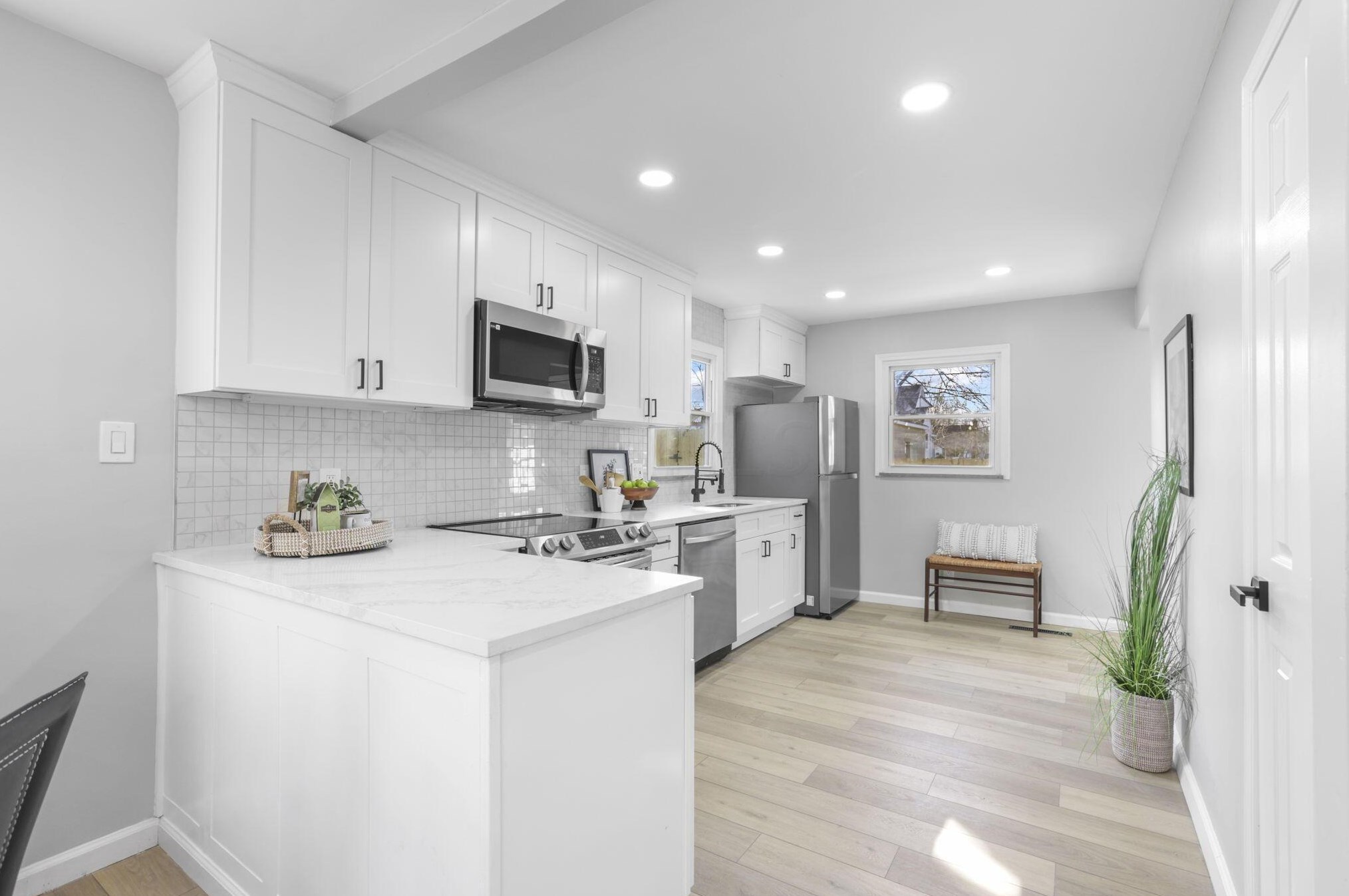 2265 Edgevale Rd, Columbus OH  43221-1216 exterior