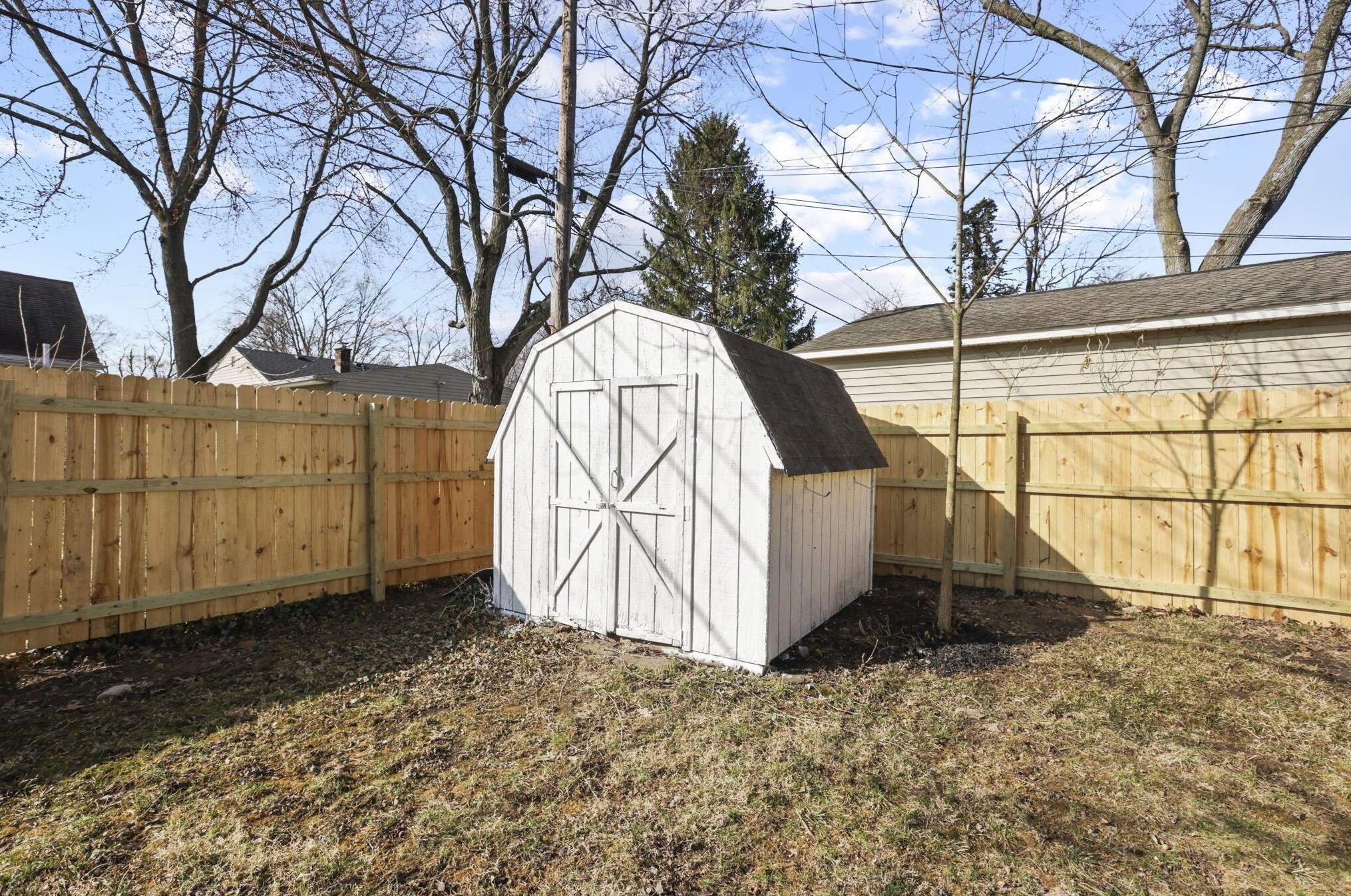 2265 Edgevale Rd, Columbus OH  43221-1216 exterior