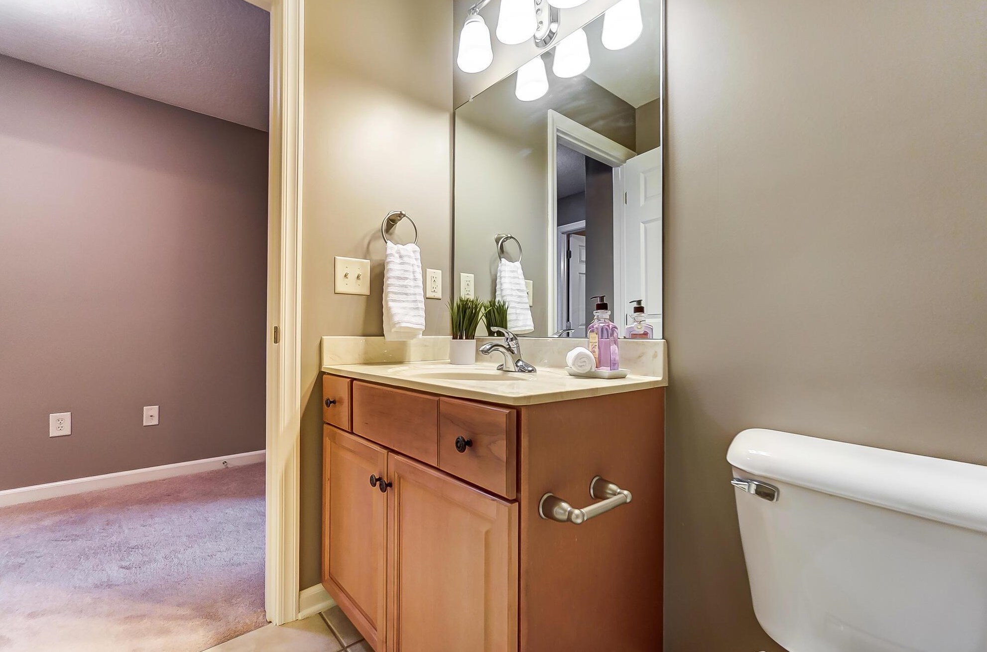 5193 Avery Oak Dr, Dublin OH  43016-7357 exterior