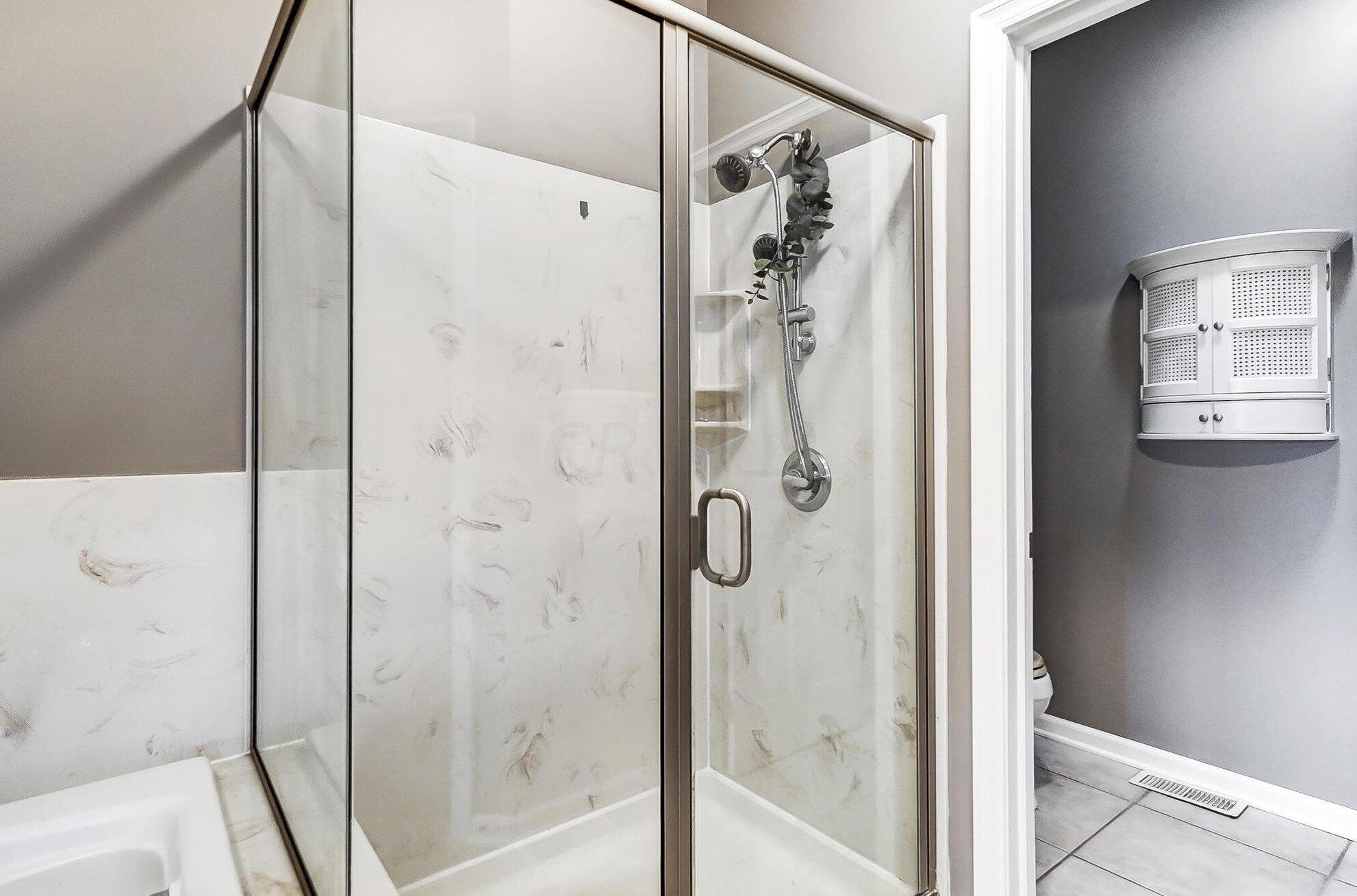 5193 Avery Oak Dr, Dublin OH  43016-7357 exterior