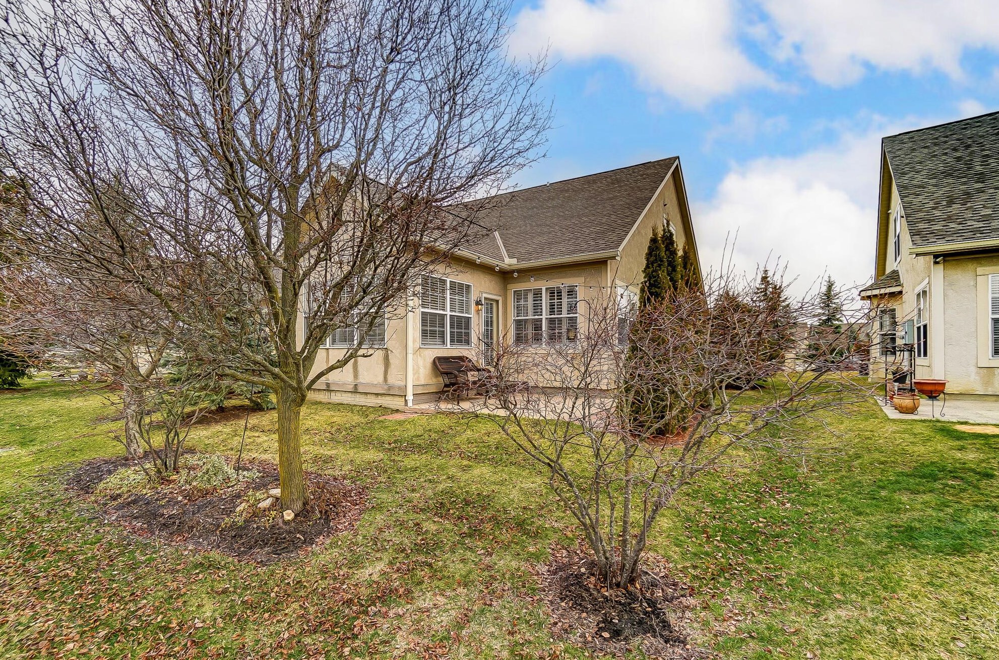 5193 Avery Oak Dr, Dublin OH  43016-7357 exterior