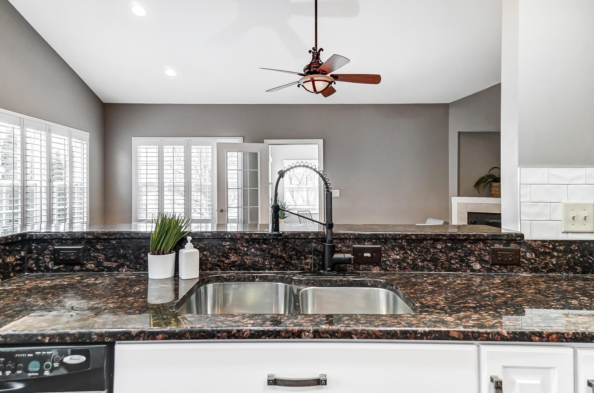 5193 Avery Oak Dr, Dublin OH  43016-7357 exterior