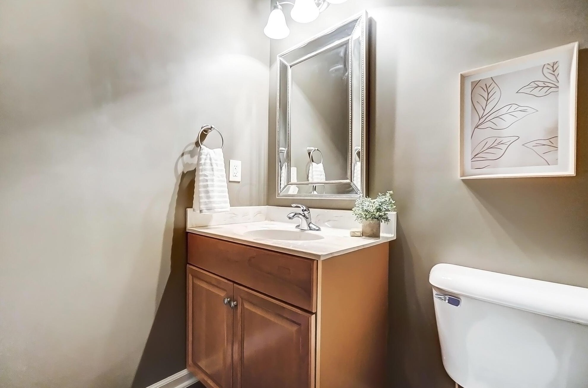 5193 Avery Oak Dr, Dublin OH  43016-7357 exterior