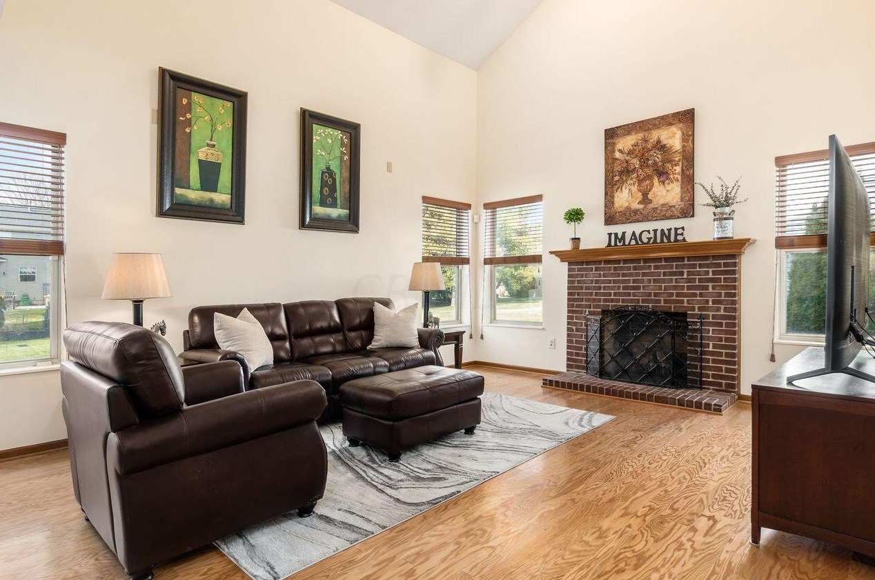 6160 Wynford Dr, Dublin OH  43017-8476 exterior