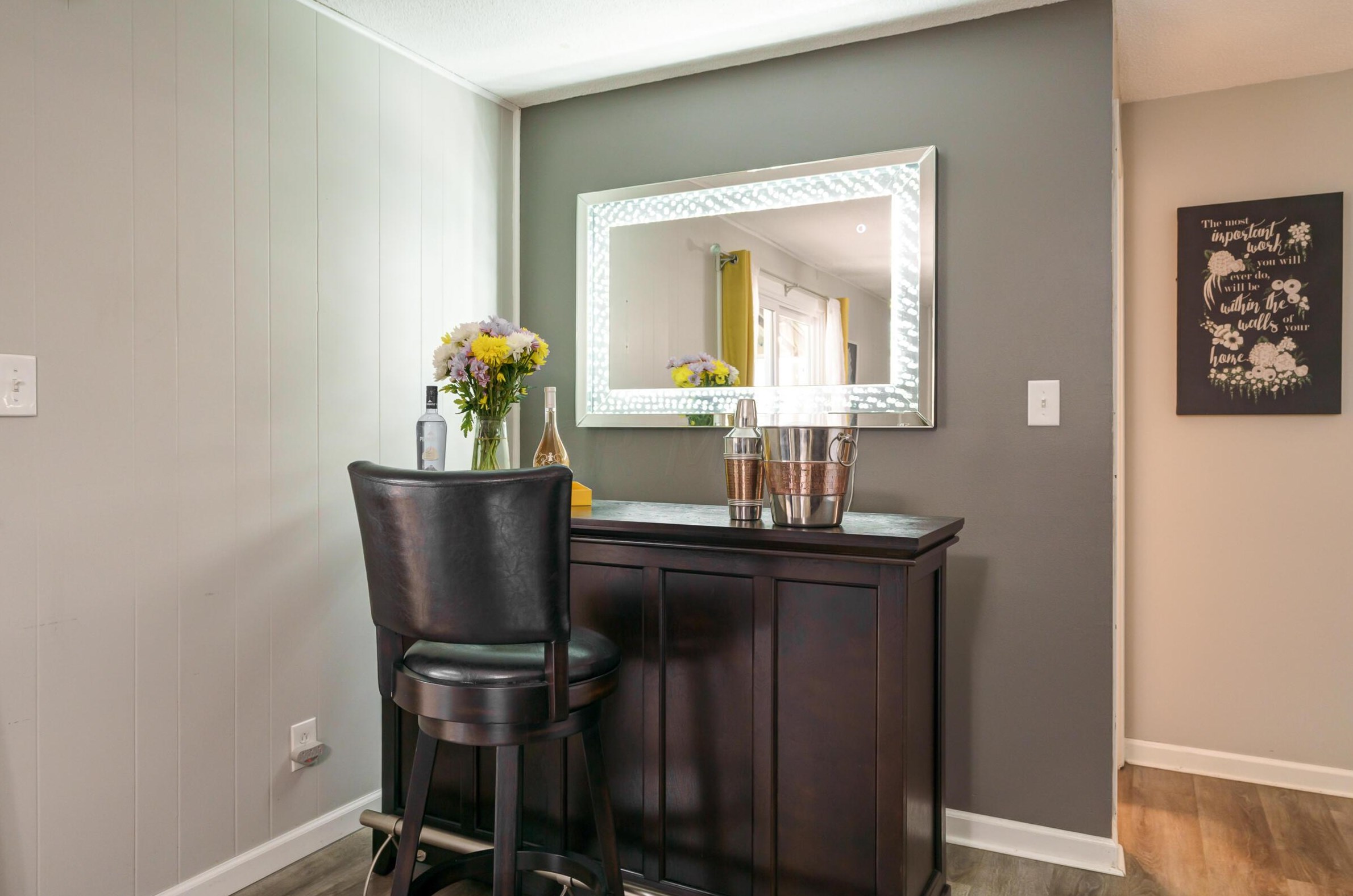 1373 Bolenhill Ave, Columbus OH  43229-1321 exterior