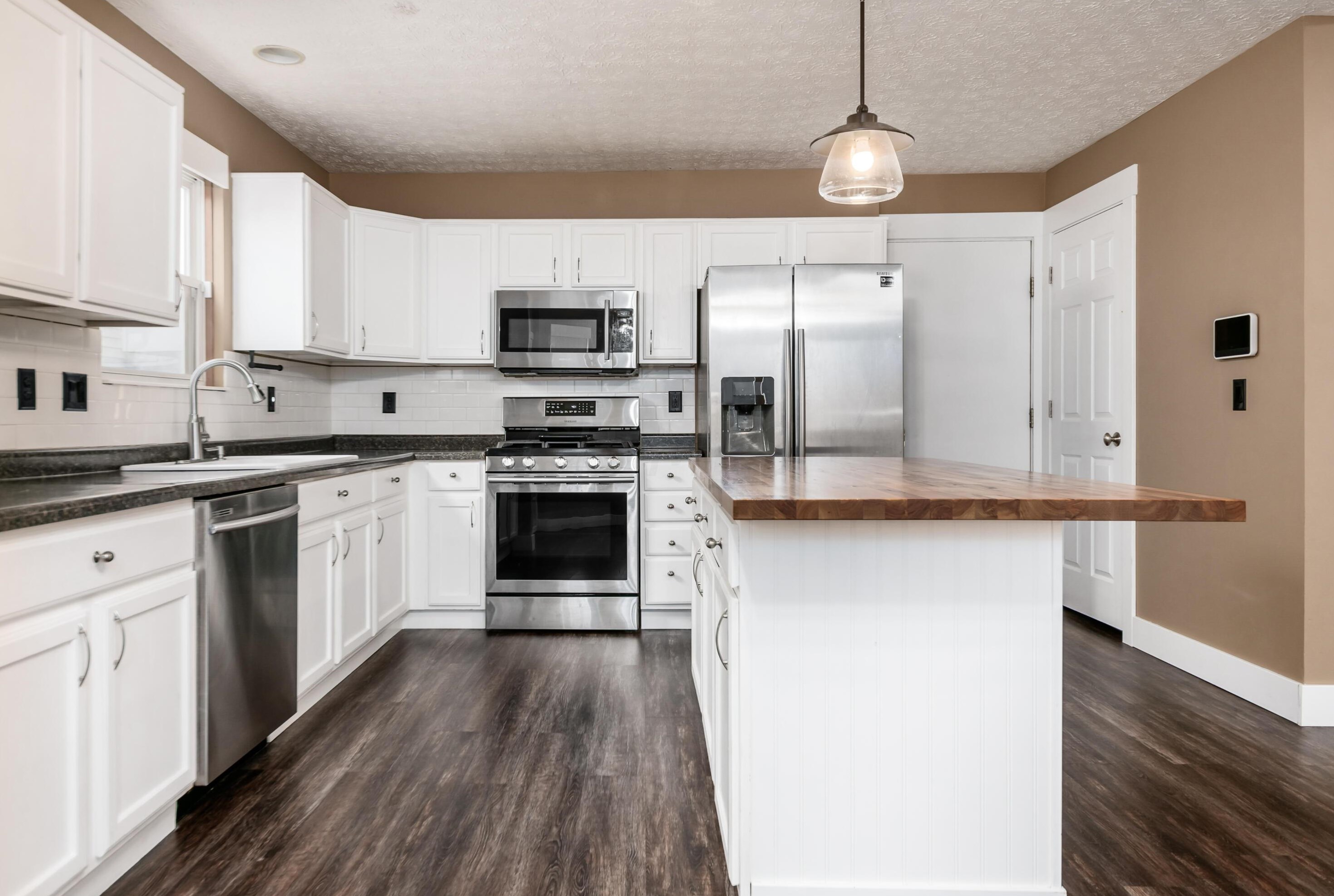 1233 Harley Run Dr, Blacklick OH  43004-9196 exterior