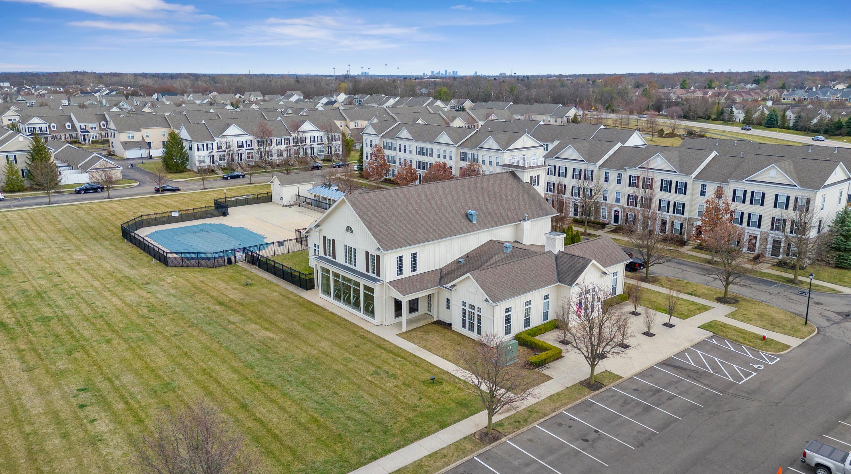 5731 Chippewa Falls St, Dublin OH  43016-6348 exterior