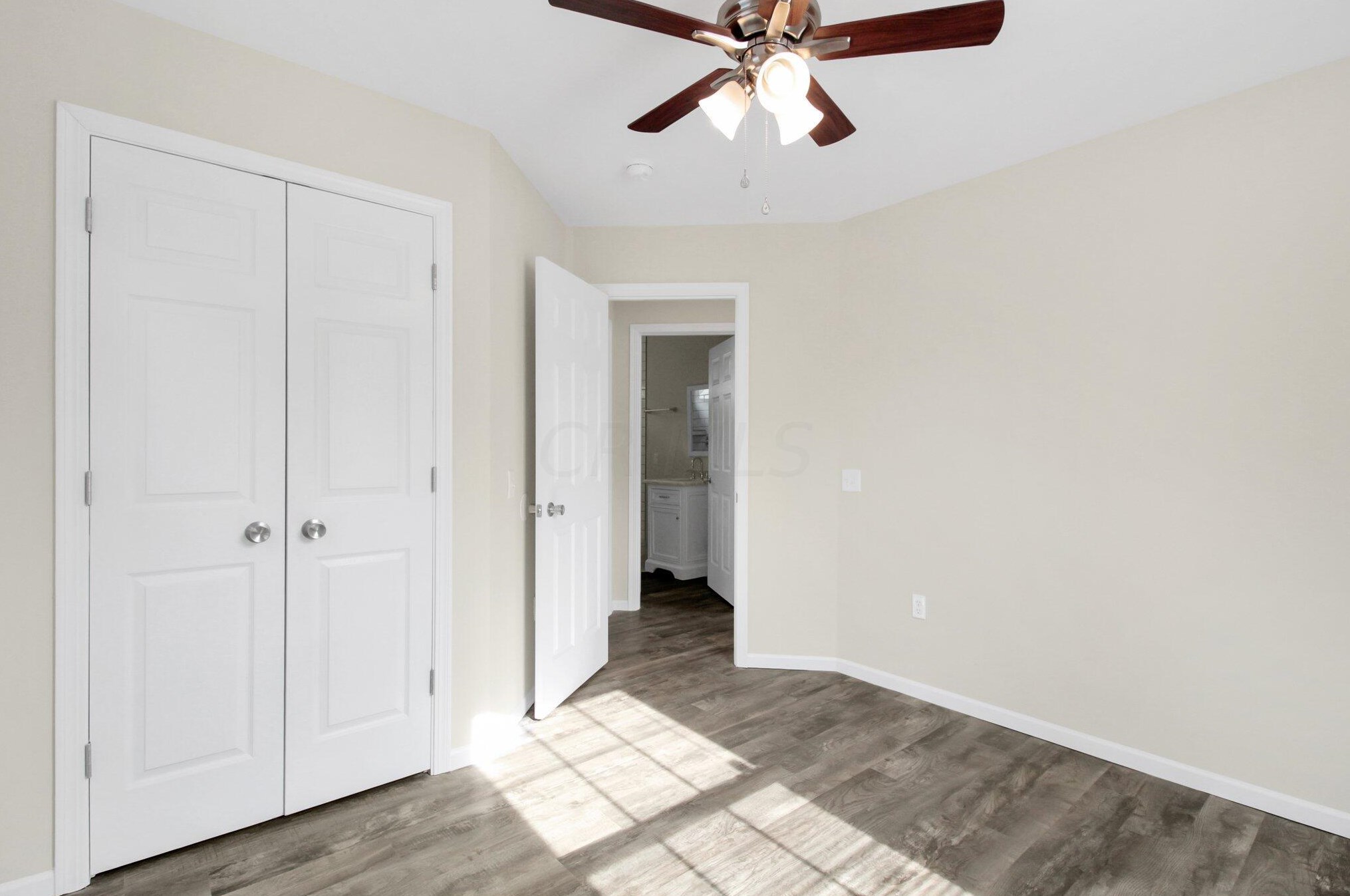 2353 Parkwood Ave, Columbus OH  43211-2374 exterior