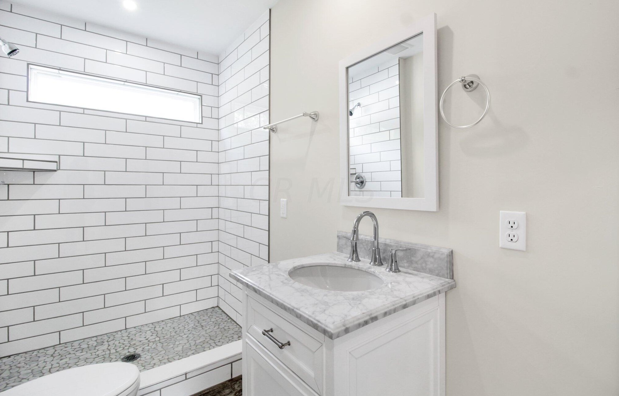 2353 Parkwood Ave, Columbus OH  43211-2374 exterior