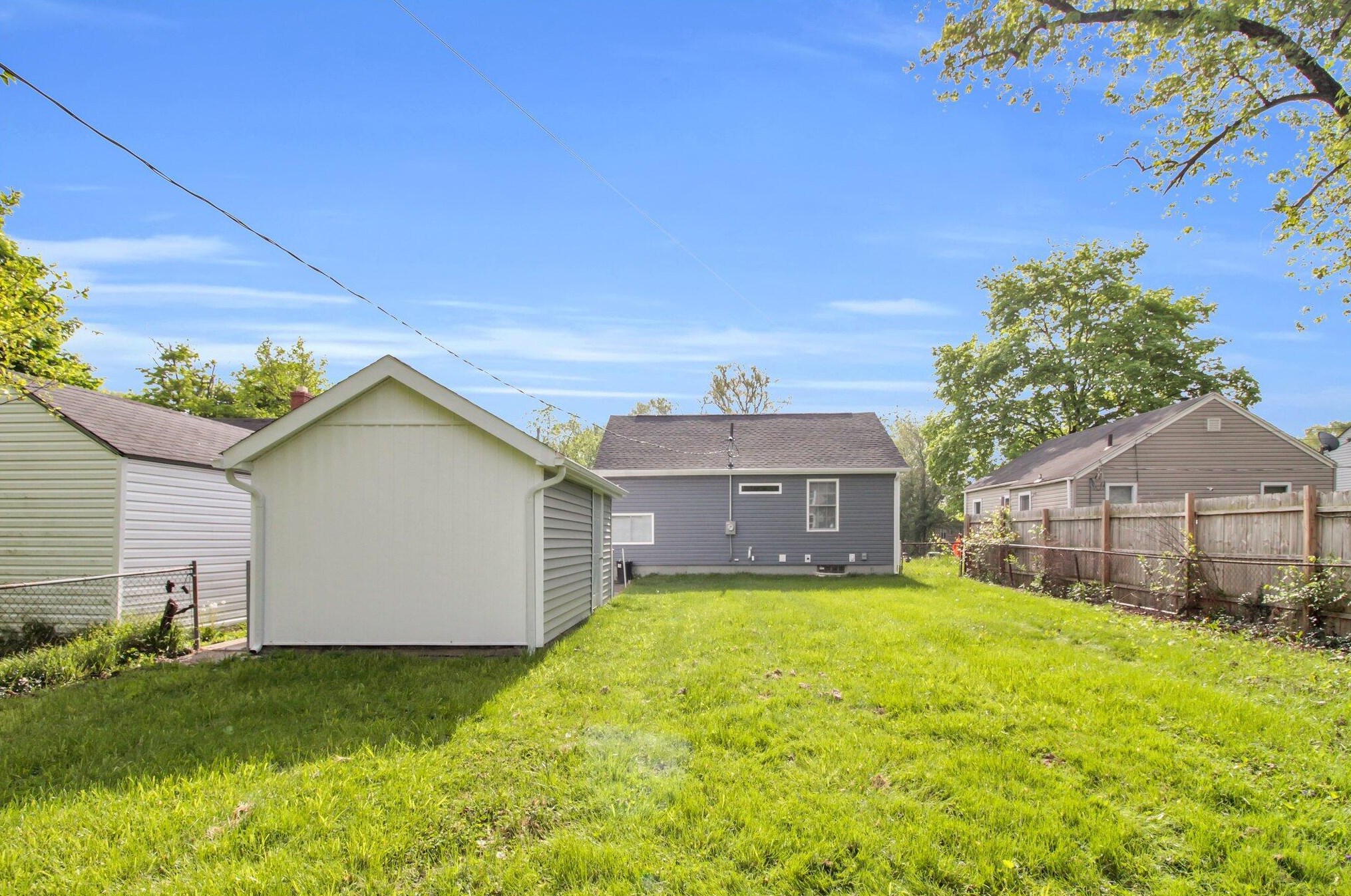 2353 Parkwood Ave, Columbus OH  43211-2374 exterior