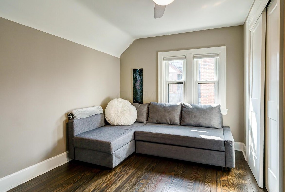 150 Cassingham Rd, Columbus OH  43209-1460 exterior