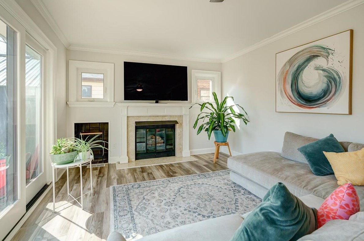 150 Cassingham Rd, Columbus OH  43209-1460 exterior