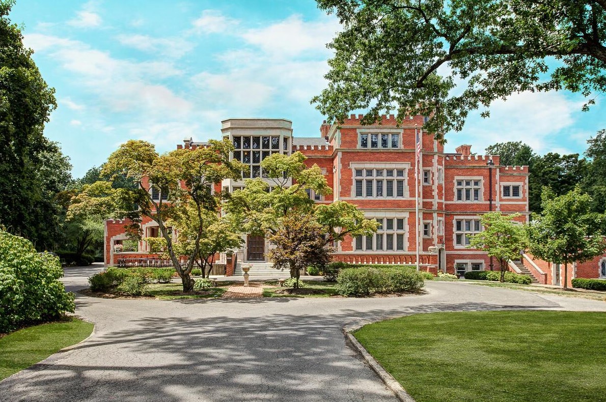 150 Cassingham Rd, Columbus OH  43209-1460 exterior