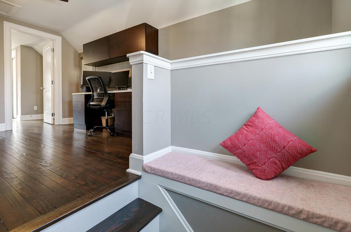 150 Cassingham Rd, Columbus OH  43209-1460 exterior