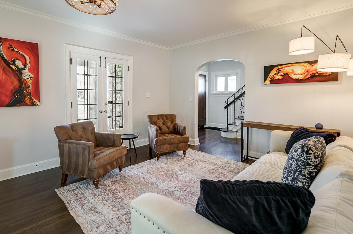 150 Cassingham Rd, Columbus OH  43209-1460 exterior