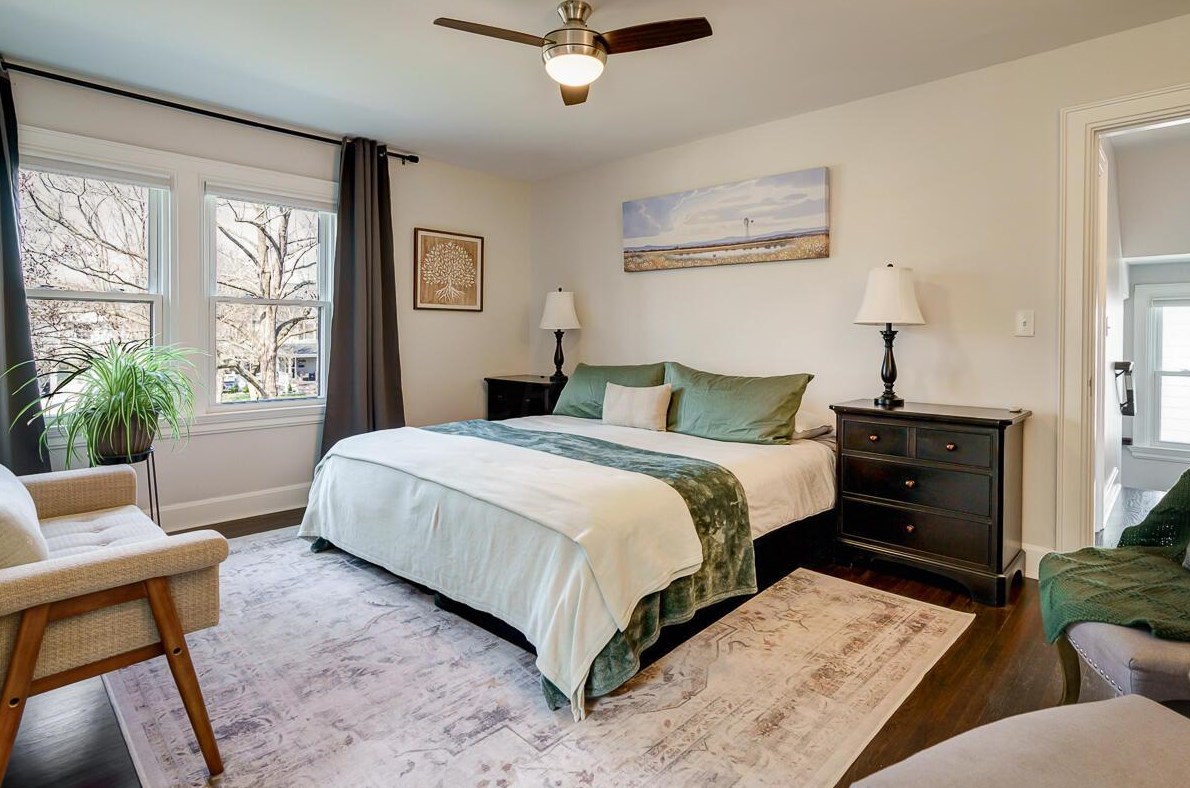 150 Cassingham Rd, Columbus OH  43209-1460 exterior