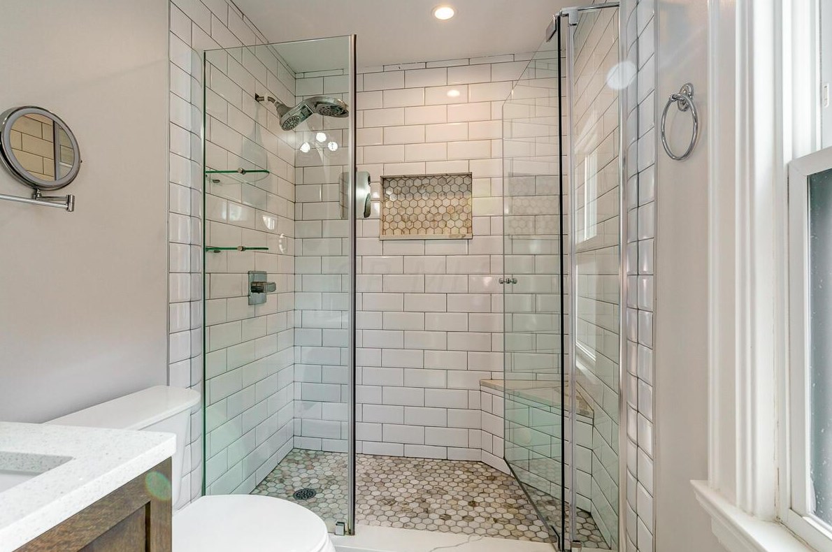 150 Cassingham Rd, Columbus OH  43209-1460 exterior