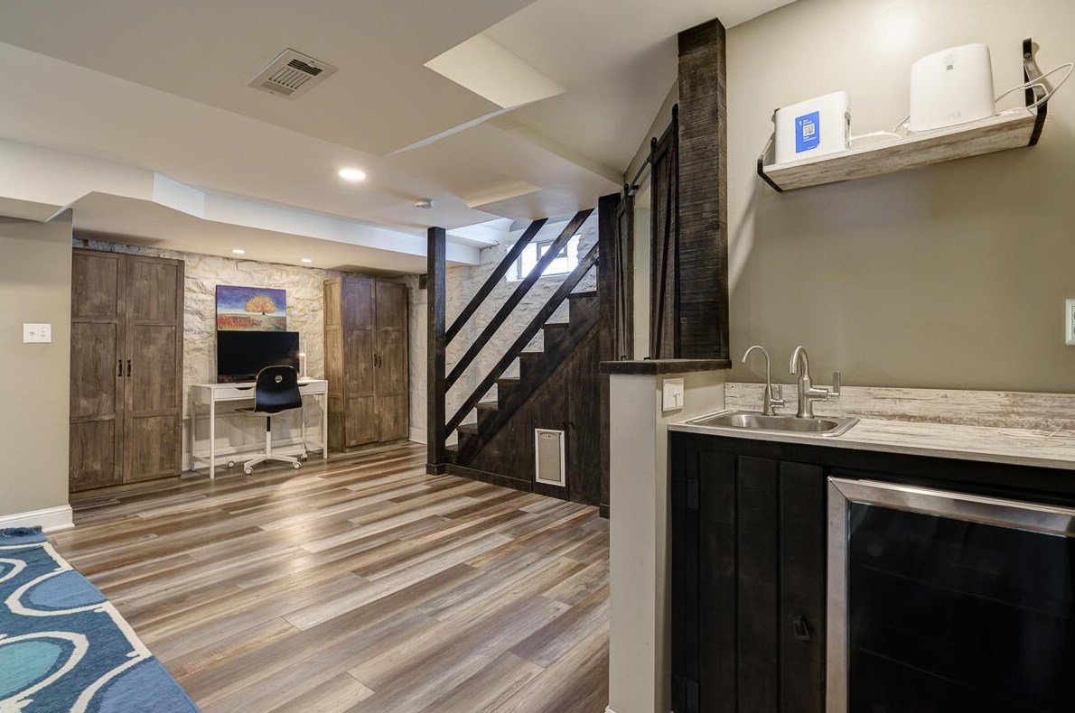 150 Cassingham Rd, Columbus OH  43209-1460 exterior