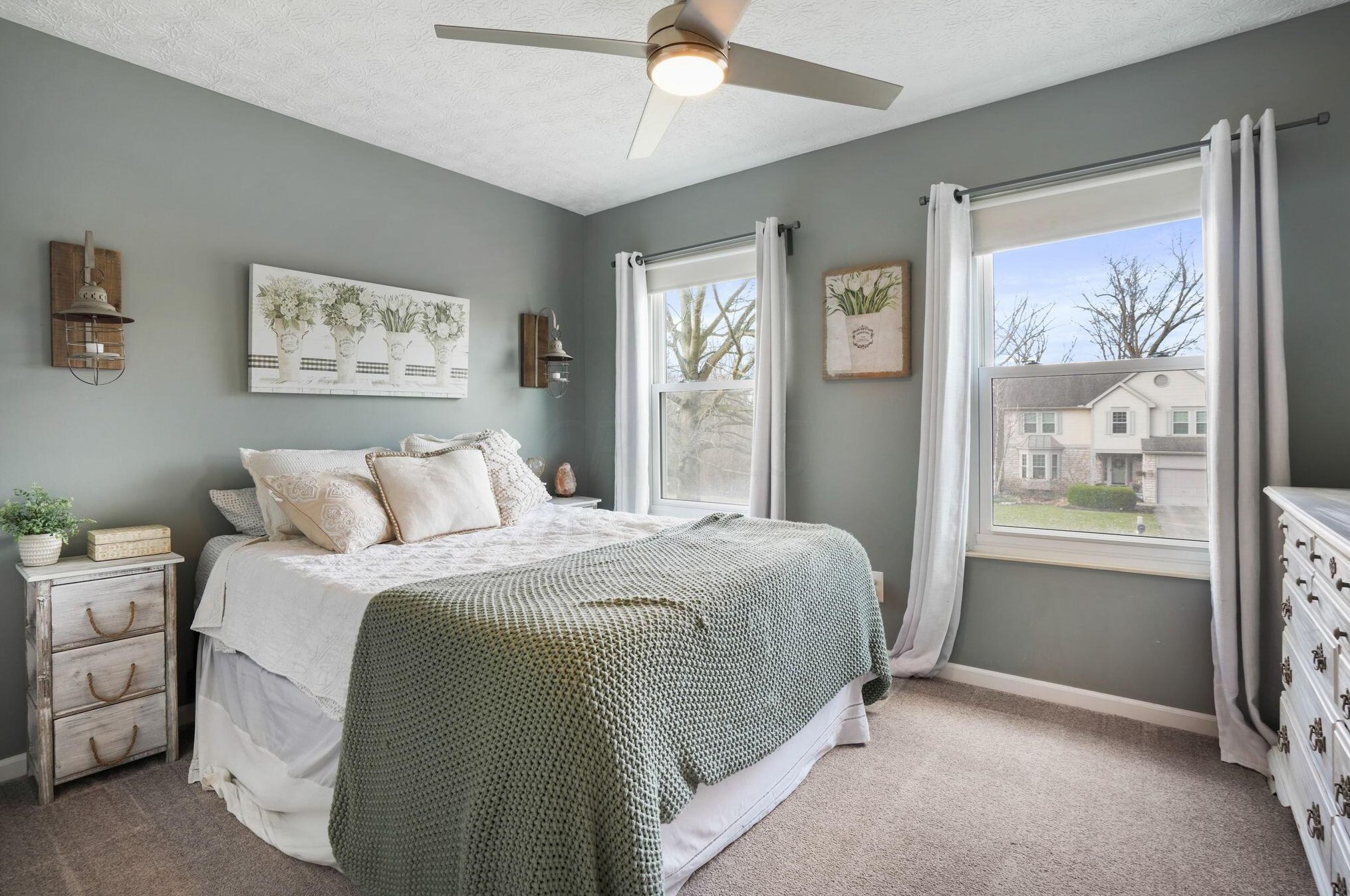 498 Helmbright Dr, Columbus OH  43230-4396 exterior