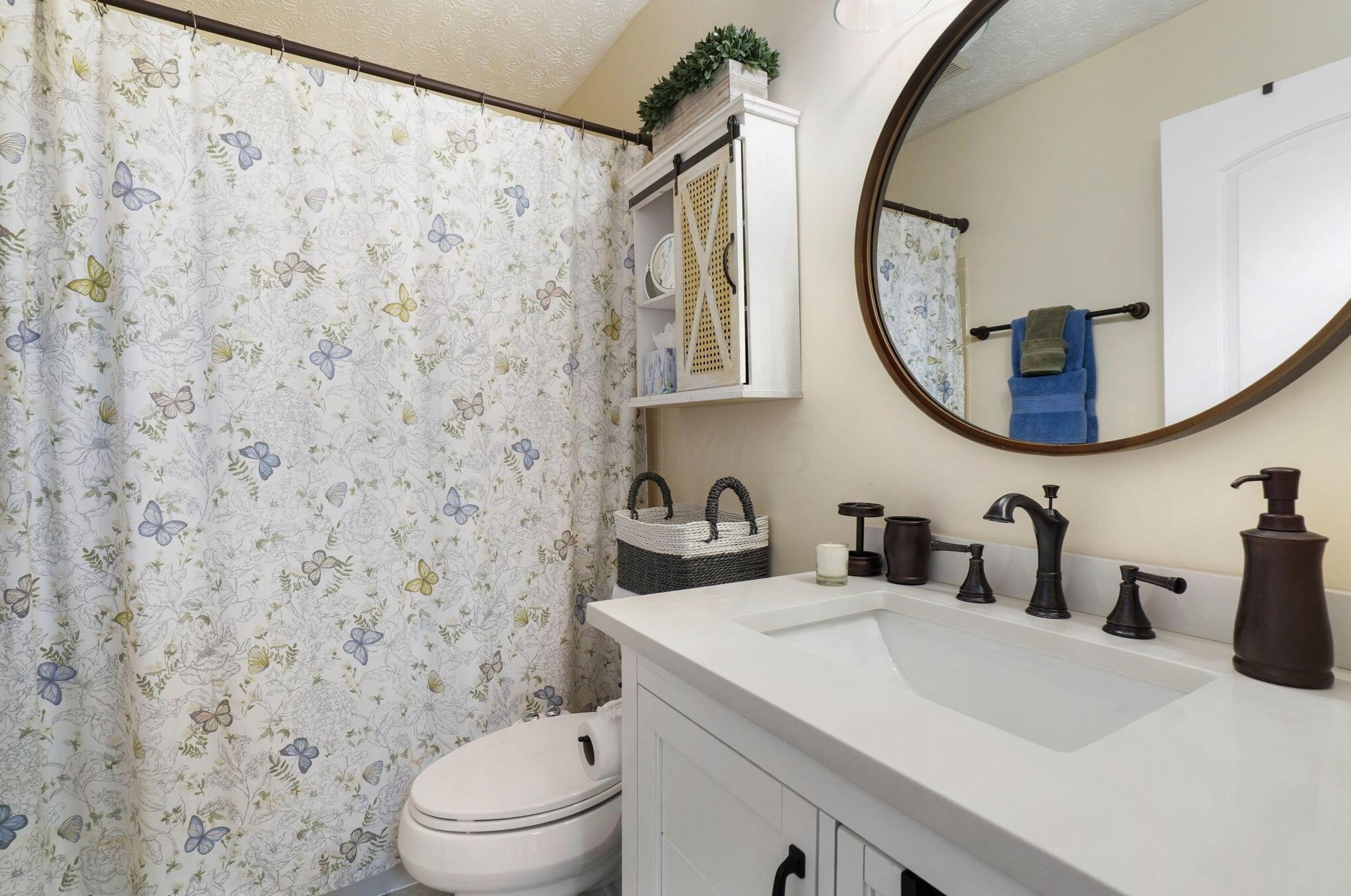 498 Helmbright Dr, Columbus OH  43230-4396 exterior