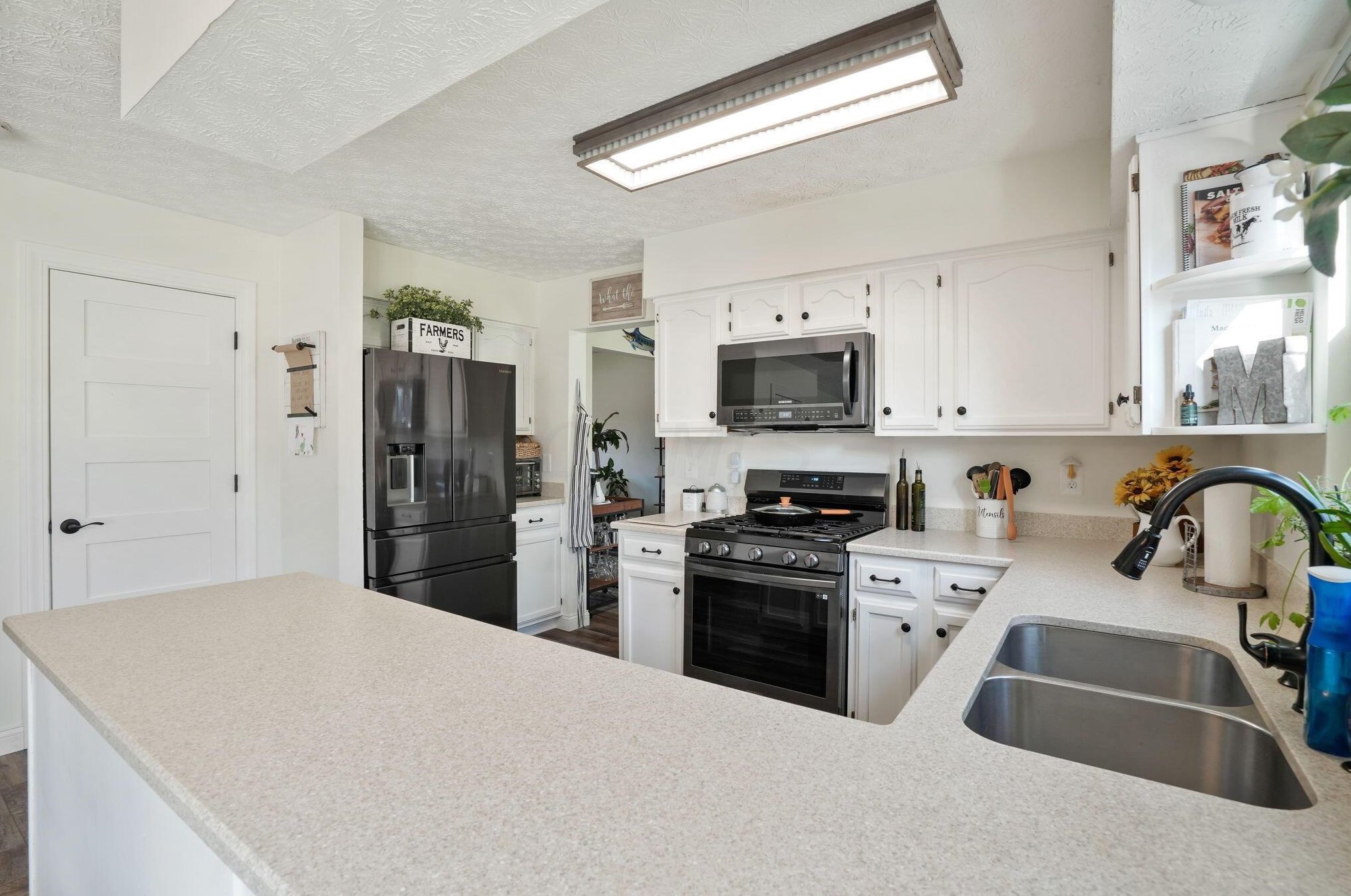 498 Helmbright Dr, Columbus OH  43230-4396 exterior