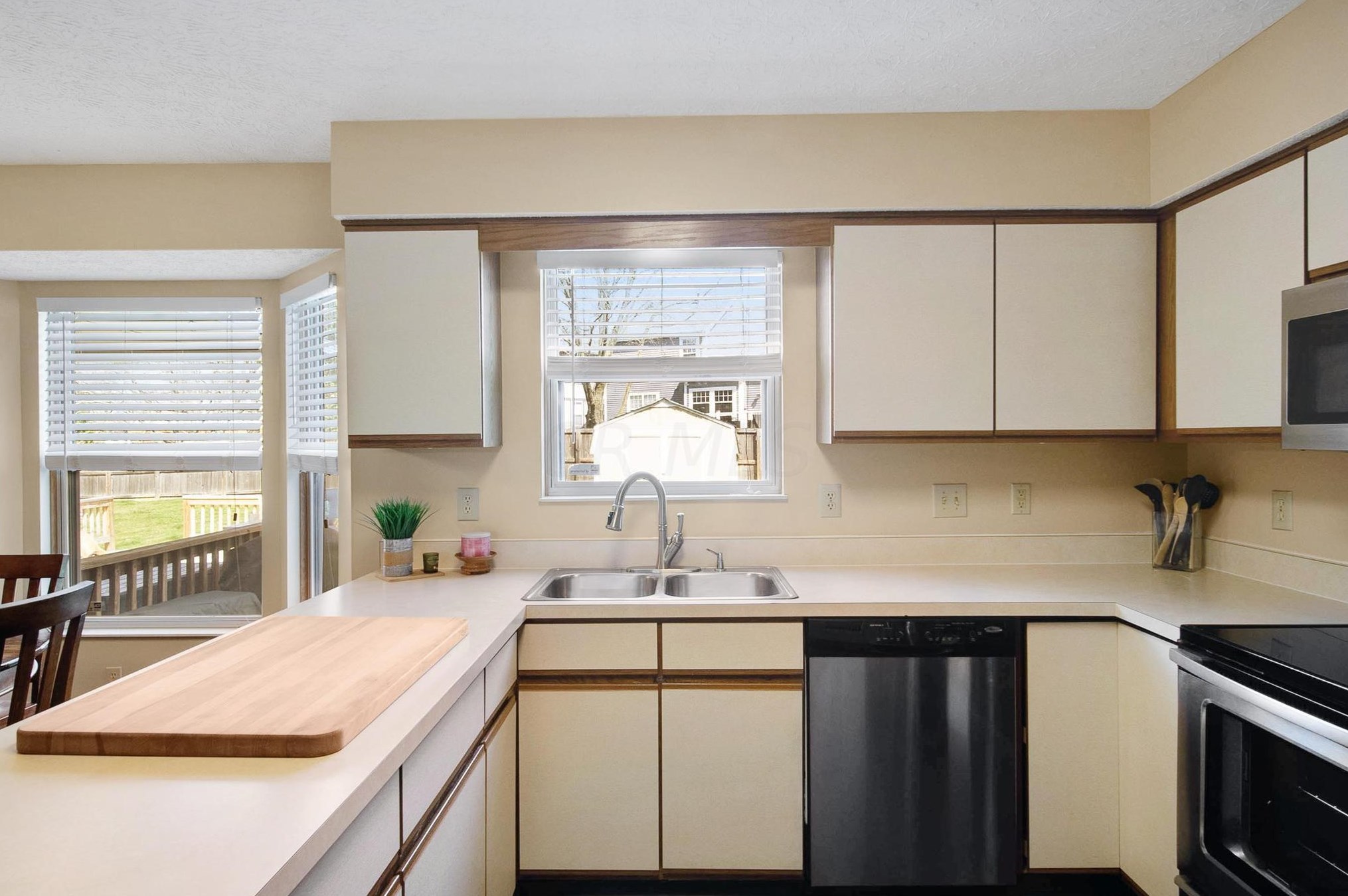 3180 Wild Dunes Ct, Pickerington OH  43147-8742 exterior