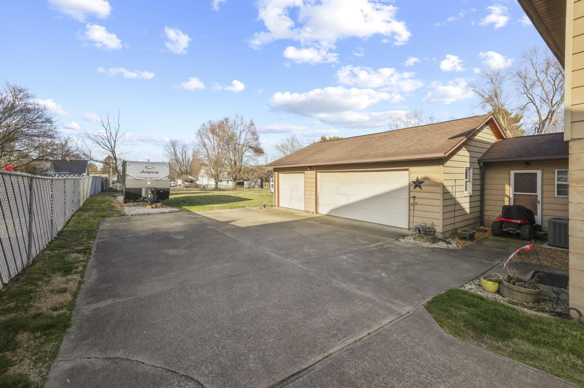 857 Hubert Ave, Lancaster OH  43130-4523 exterior