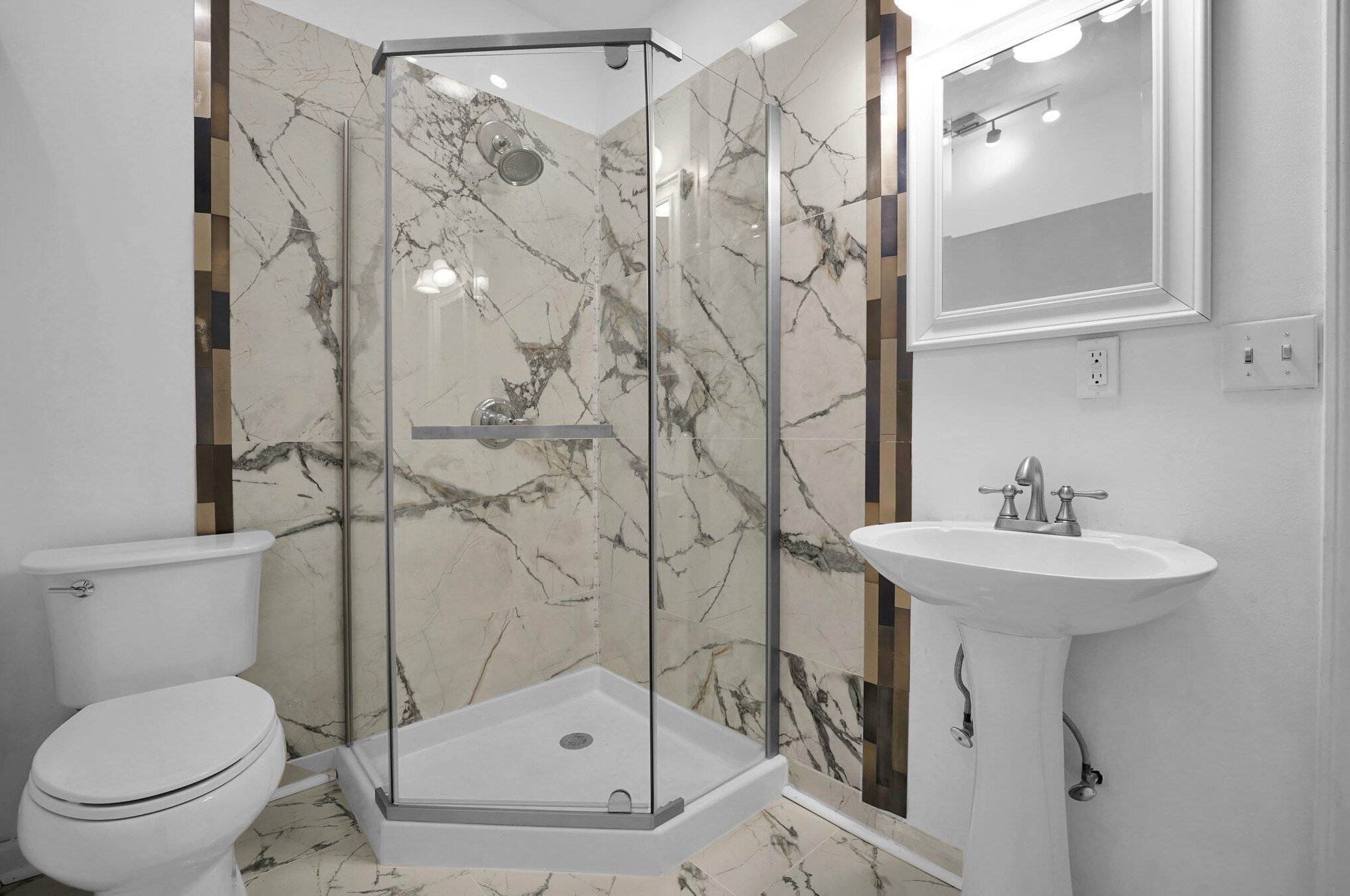 474 James Rd, Columbus OH  43230-3302 exterior