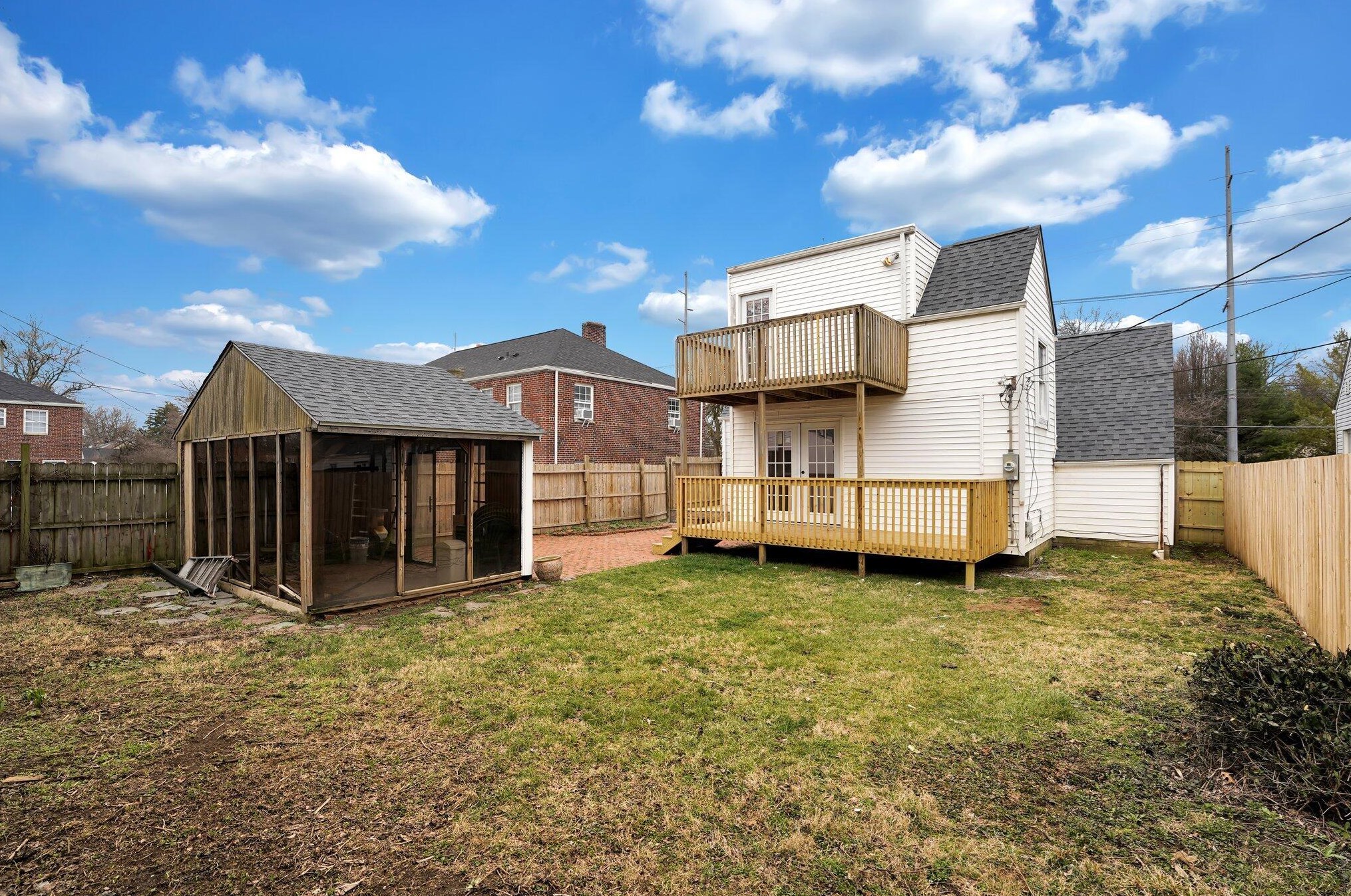 474 James Rd, Columbus OH  43230-3302 exterior