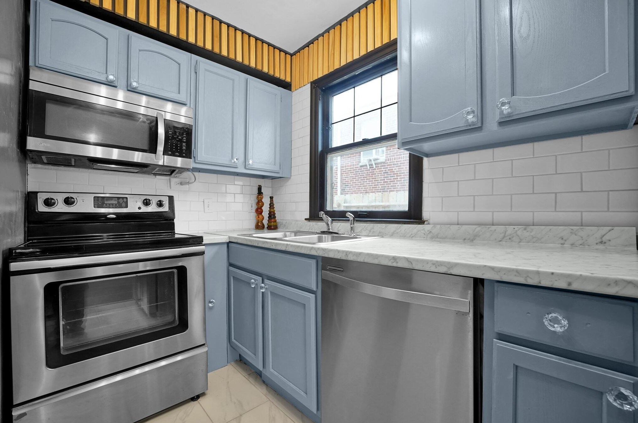 474 James Rd, Columbus OH  43230-3302 exterior