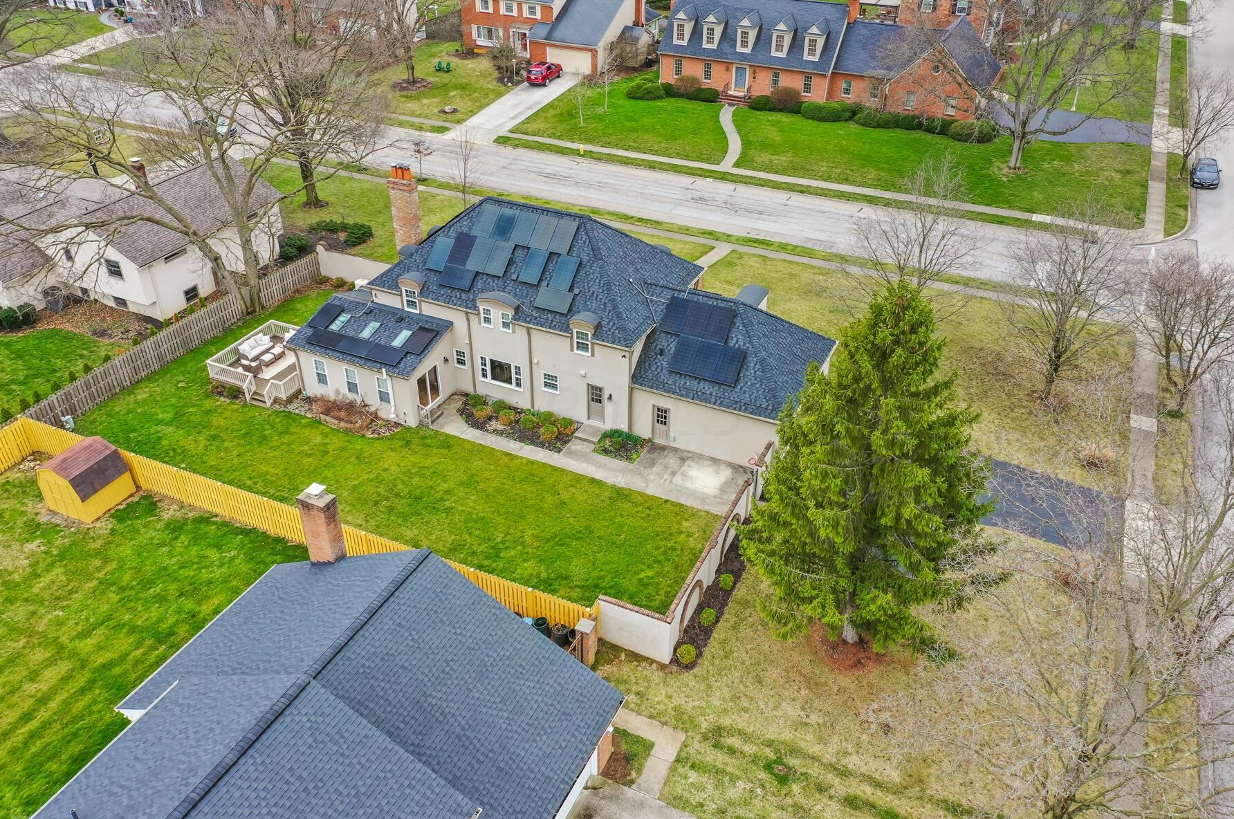 4162 Squires Ln, Columbus OH  43220-3949 exterior