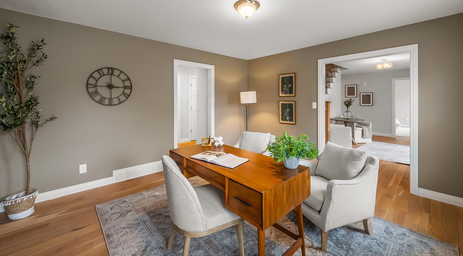 4162 Squires Ln, Columbus OH  43220-3949 exterior