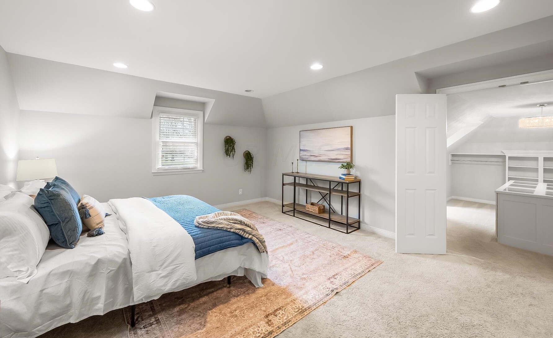 4162 Squires Ln, Columbus OH  43220-3949 exterior