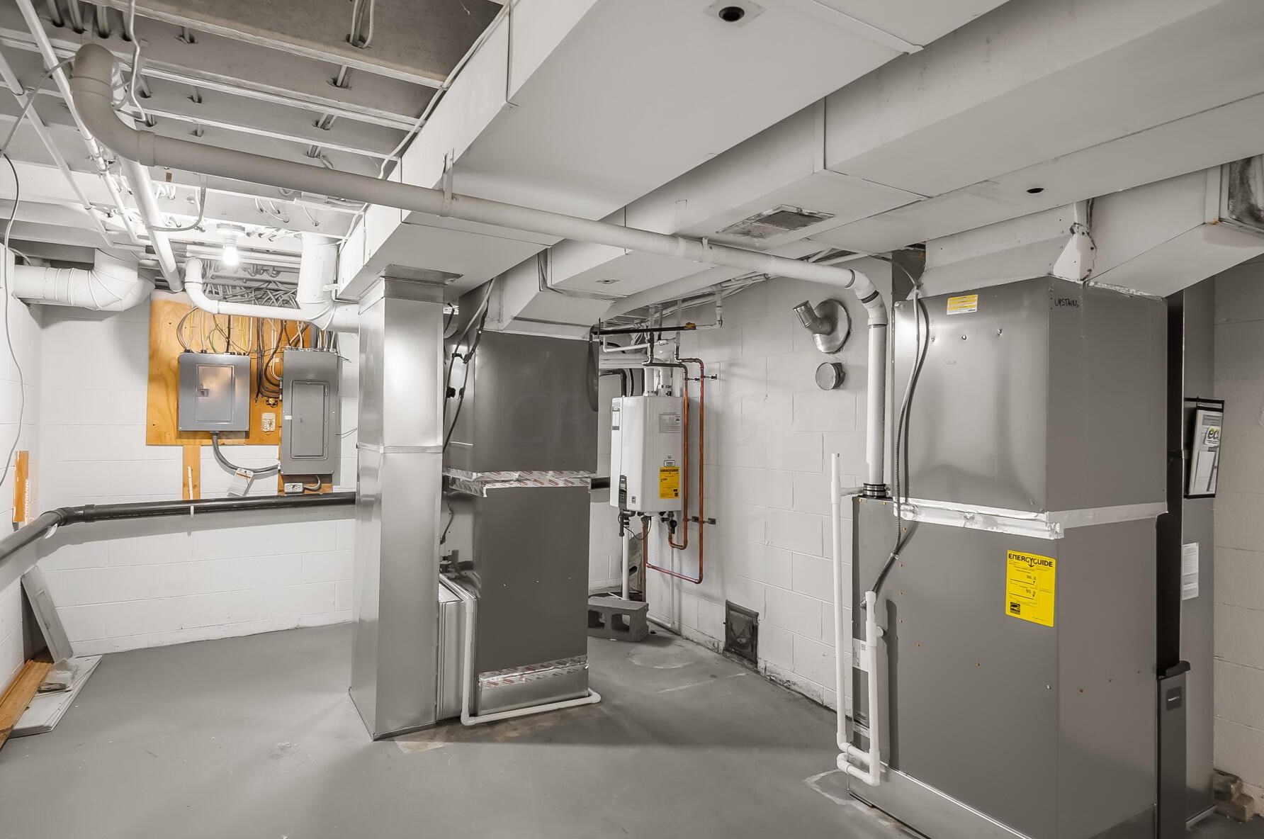 4162 Squires Ln, Columbus OH  43220-3949 exterior