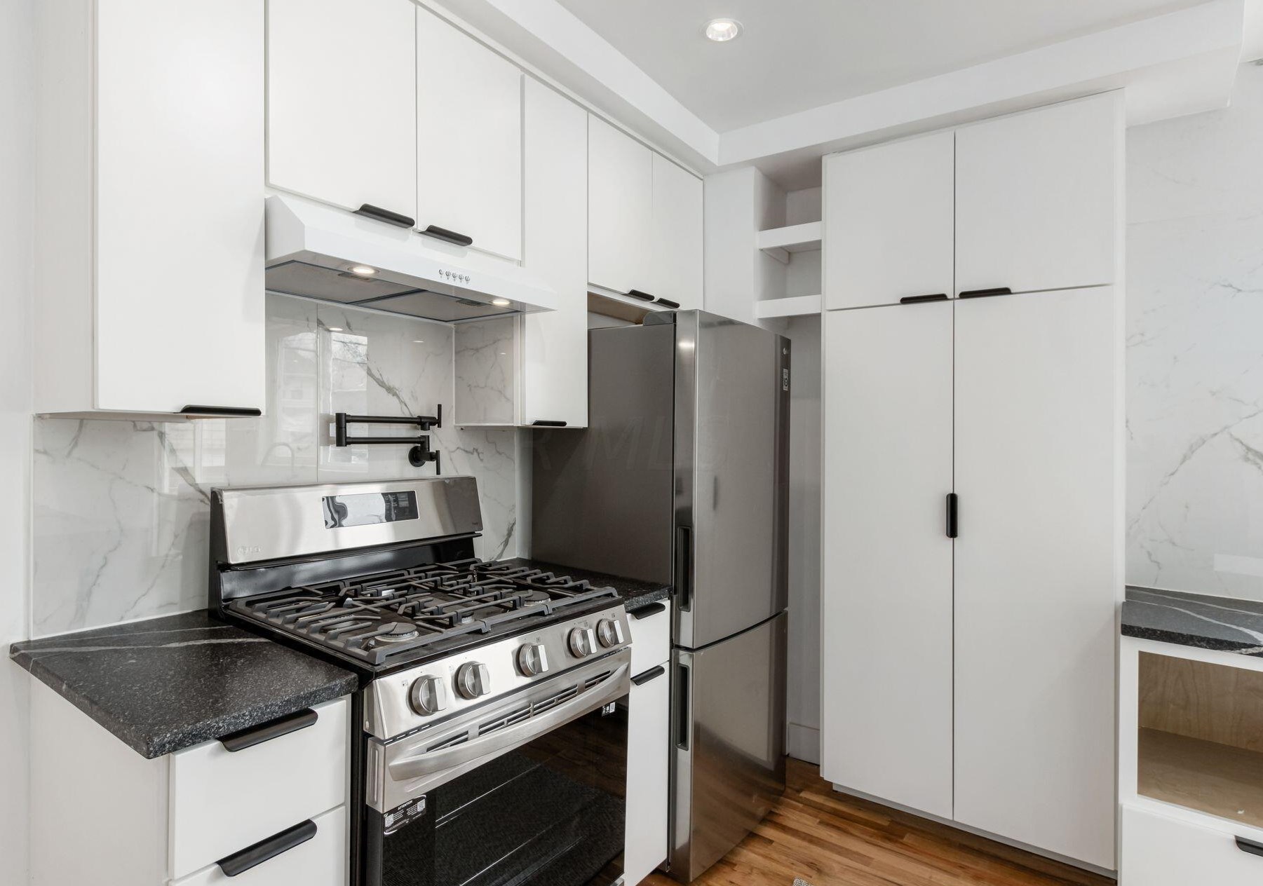 2871 Findley Ave, Columbus OH  43202-2319 exterior