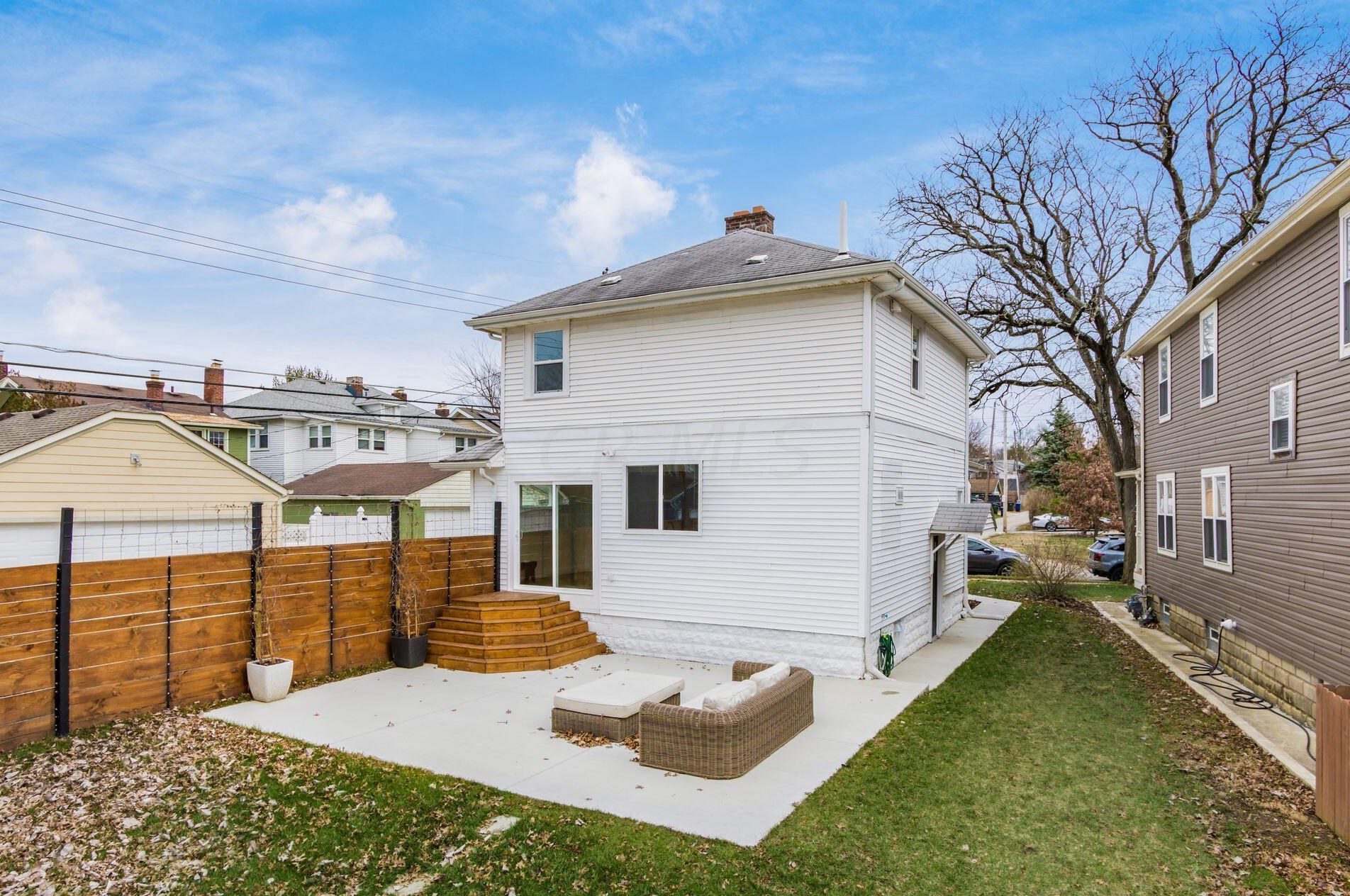 2871 Findley Ave, Columbus OH  43202-2319 exterior