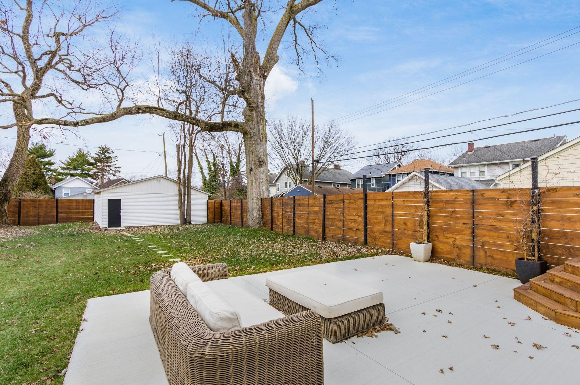 2871 Findley Ave, Columbus OH  43202-2319 exterior