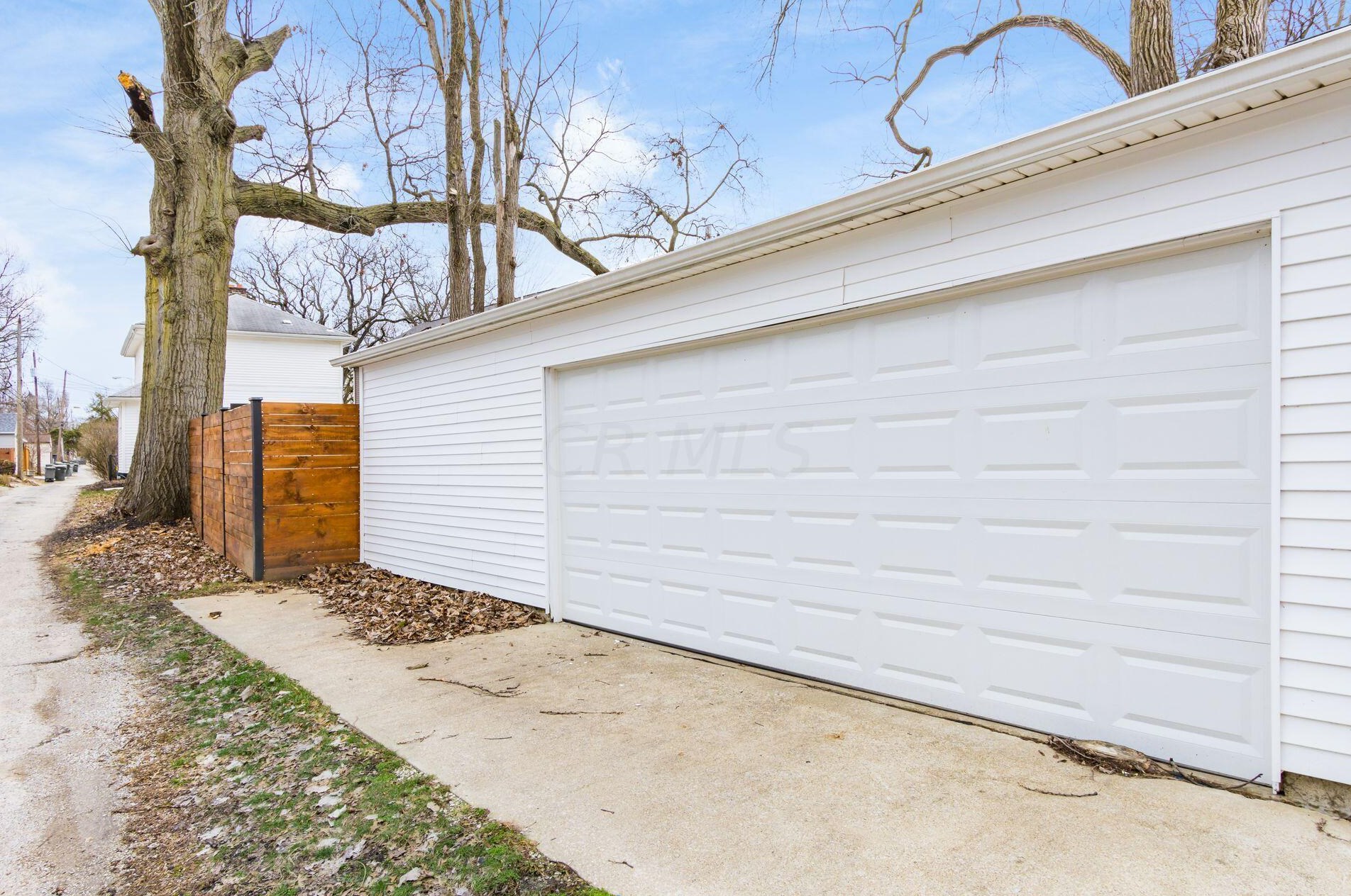 2871 Findley Ave, Columbus OH  43202-2319 exterior